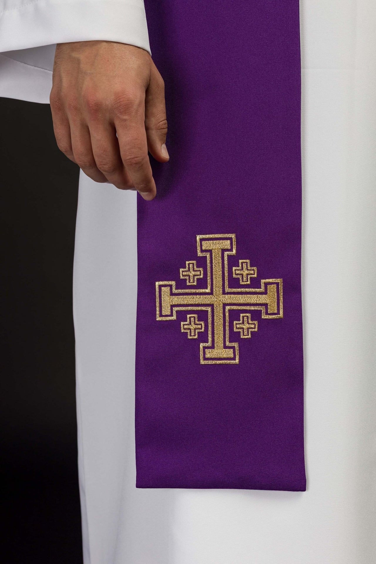 Stuła Liturgiczna Fioletowa z Haftem Krzyża Jerozolimskiego - SZATYLITURGICZNE.PL