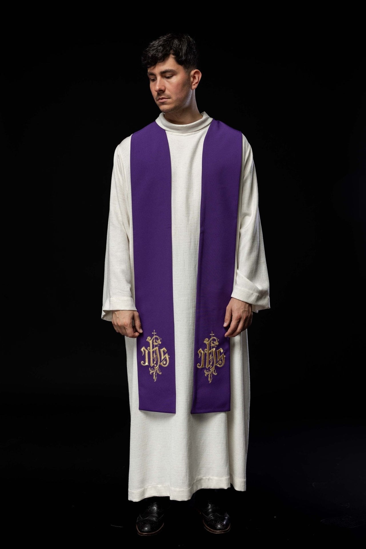 Stuła Liturgiczna Haftowana IHS - Elegancka Stuła Kapłańska - SZATYLITURGICZNE.PL