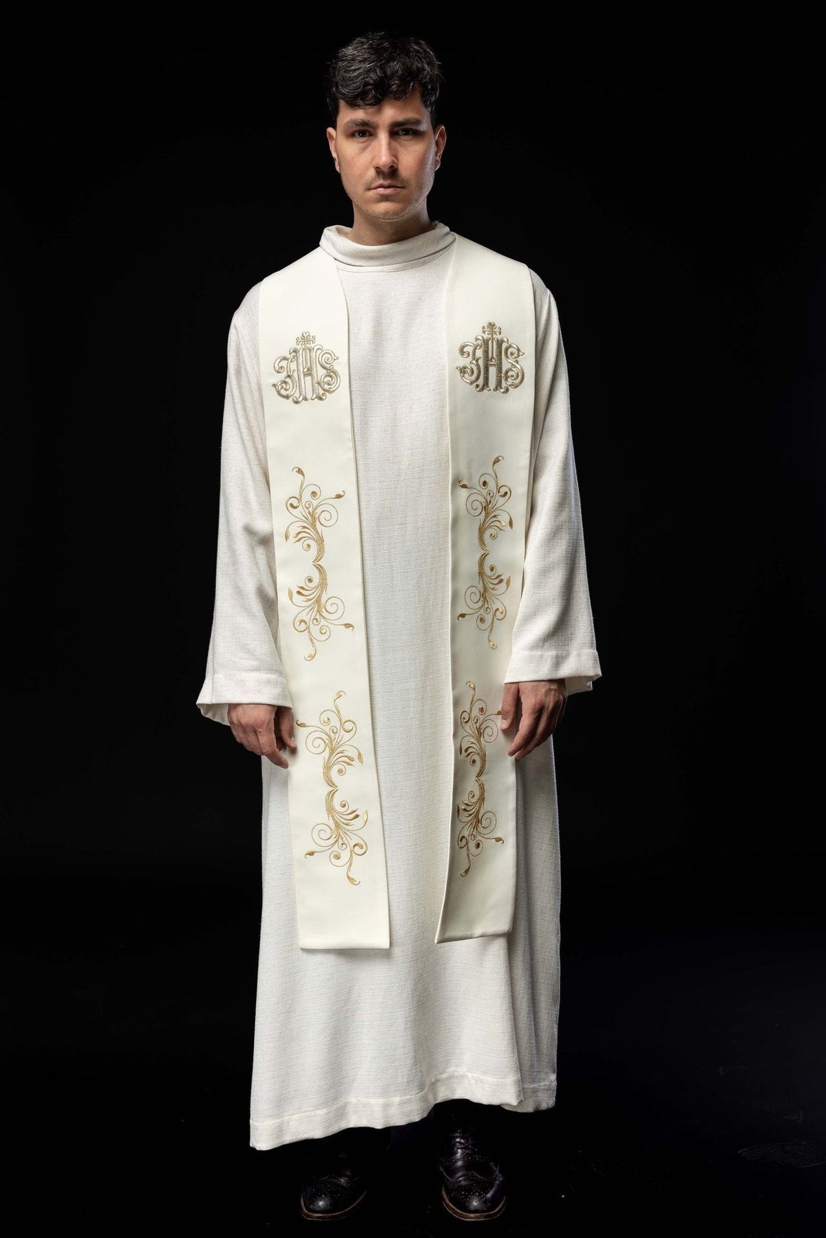 Stuła Liturgiczna IHS Ecru Haftowana - Elegancka Stuła Kapłańska - SZATYLITURGICZNE.PL