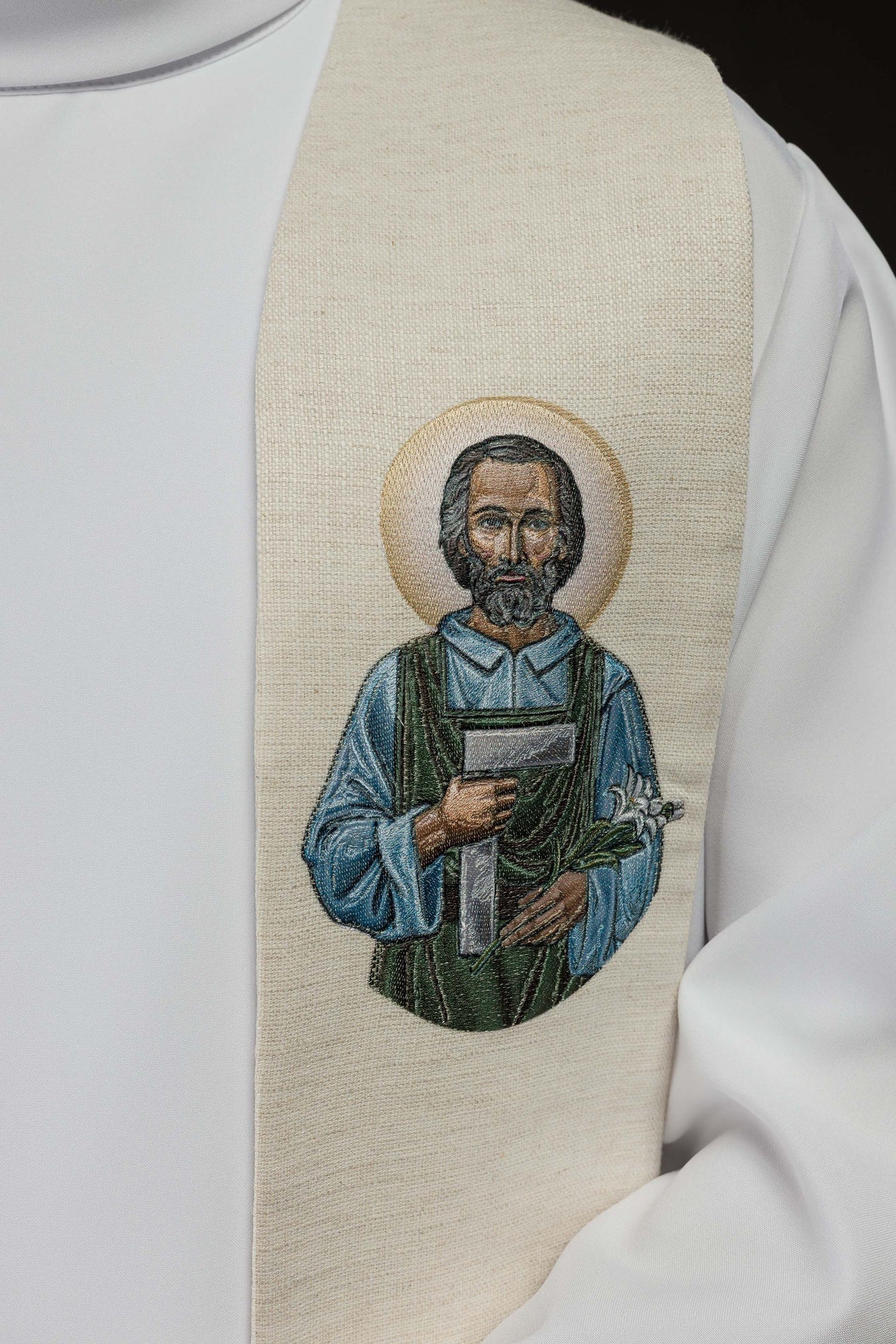 Stuła Liturgiczna z Haftem Świętego Józefa Robotnika - SZATYLITURGICZNE.PL