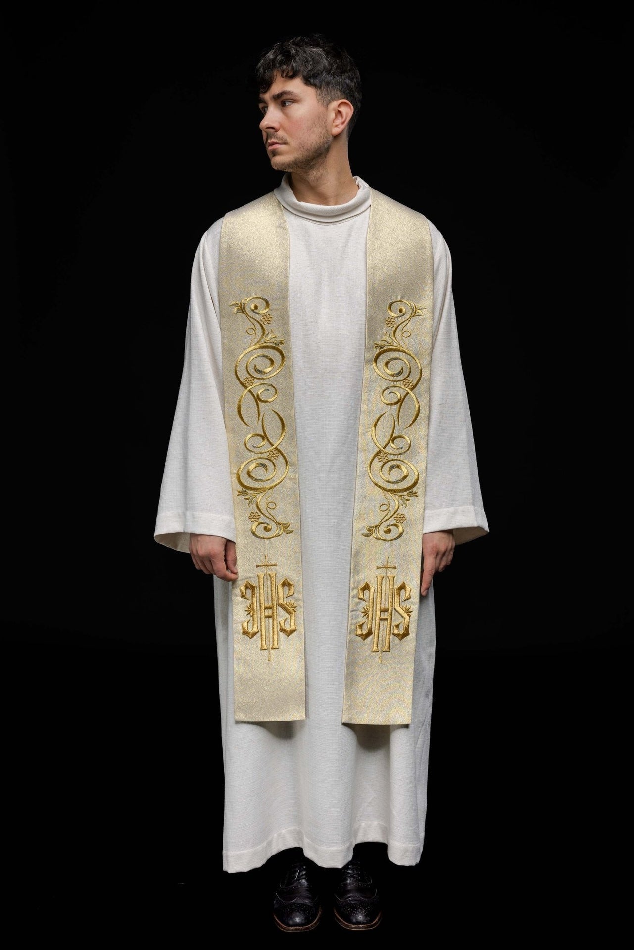 Stuła Liturgiczna Złota Haft IHS - Elegancka Szata Kapłańska - SZATYLITURGICZNE.PL