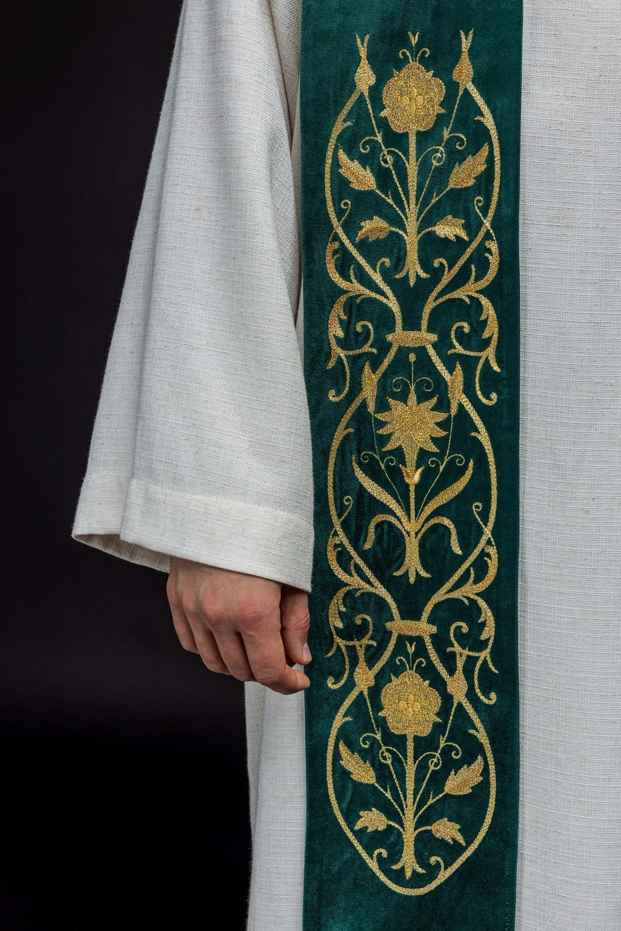Stuła zielona haftowana IHS - SZATYLITURGICZNE.PL
