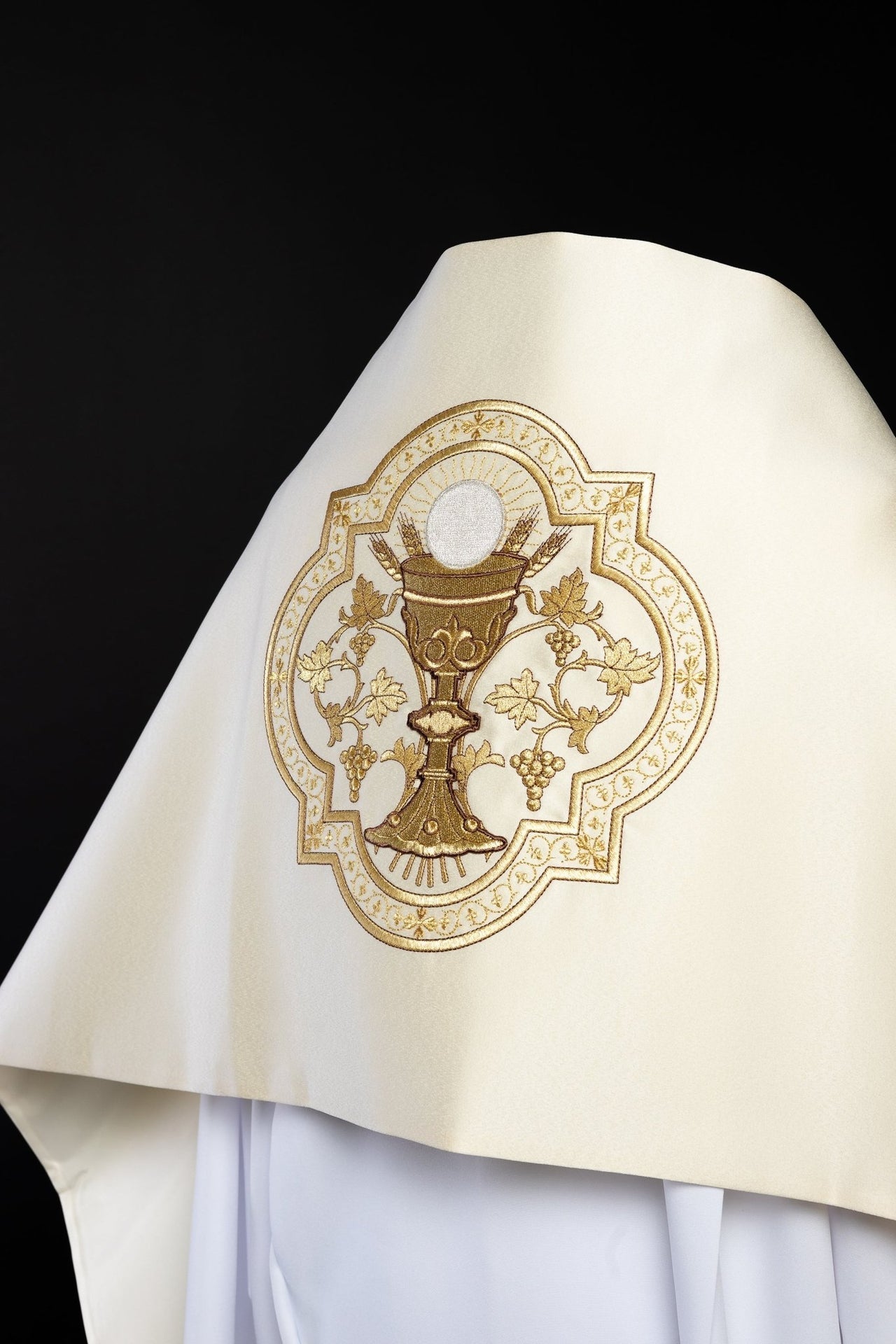 Welon Liturgiczny Ecru z Haftowanym Kielichem - Satyna Nabłyszczana - SZATYLITURGICZNE.PL