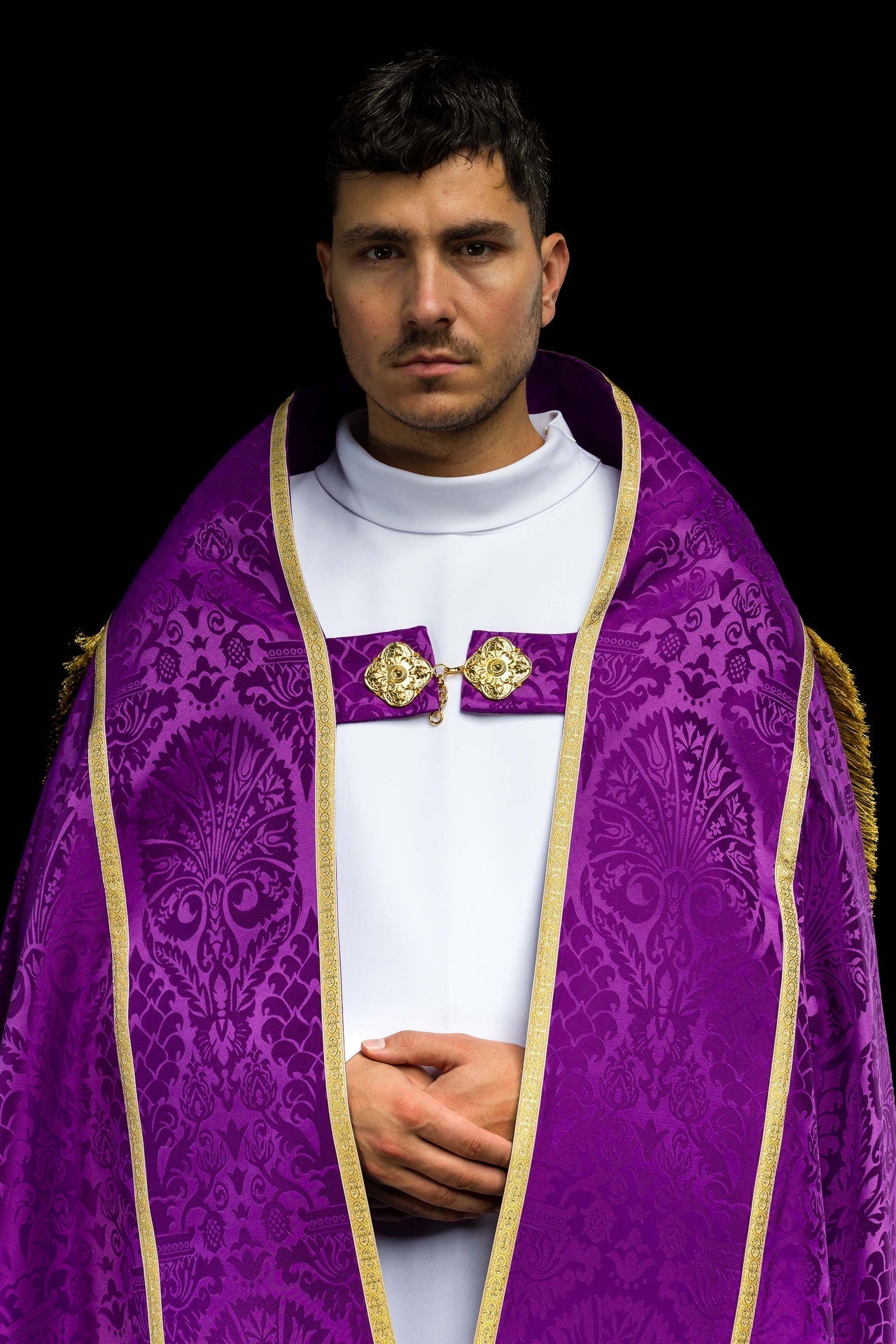 Żakardowa kapa rzymska gładka Fioletowa - SZATYLITURGICZNE.PL