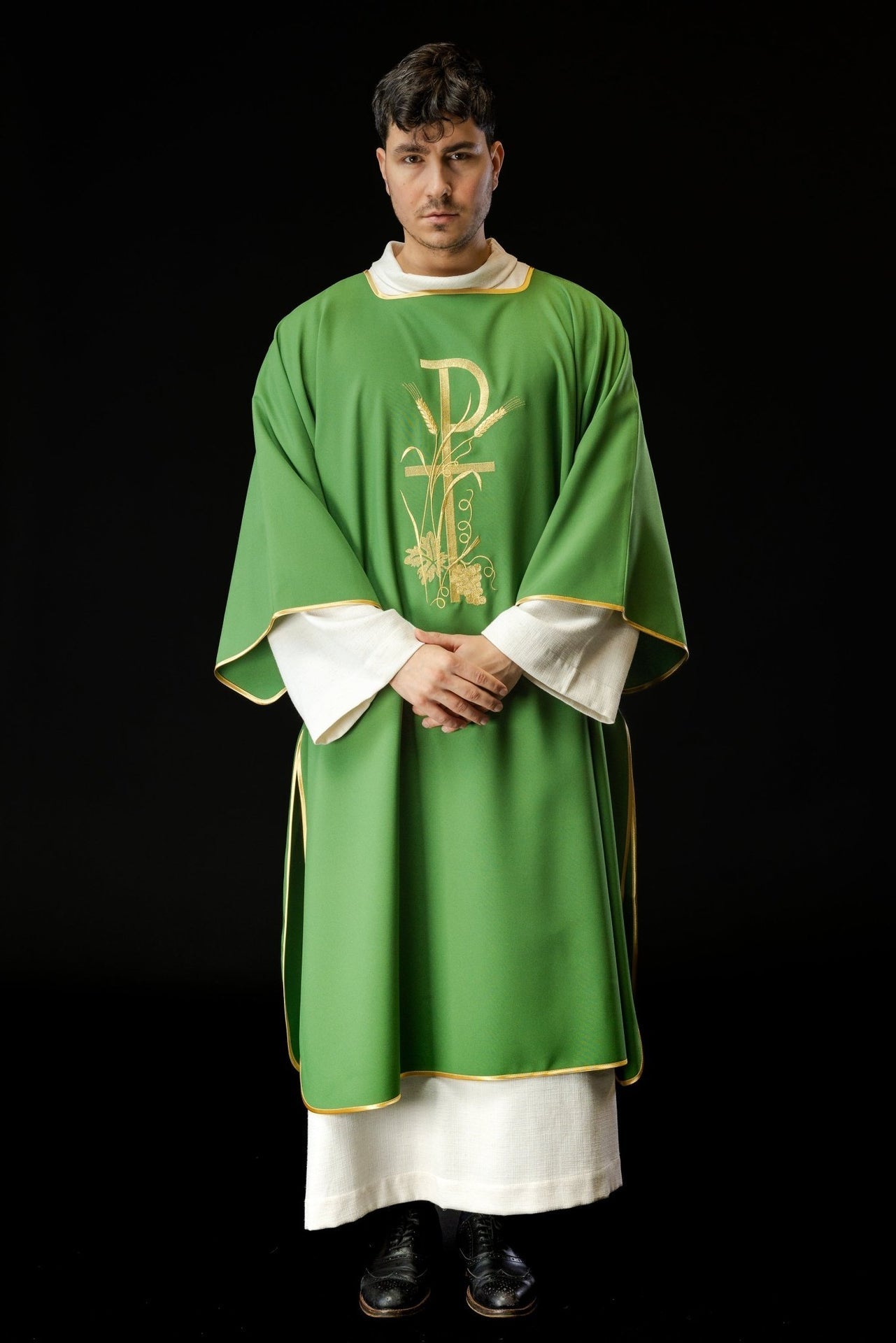 Zielona Dalmatyka Liturgiczna z Haftem Krzyża Pax - Złota Lamówka - SZATYLITURGICZNE.PL
