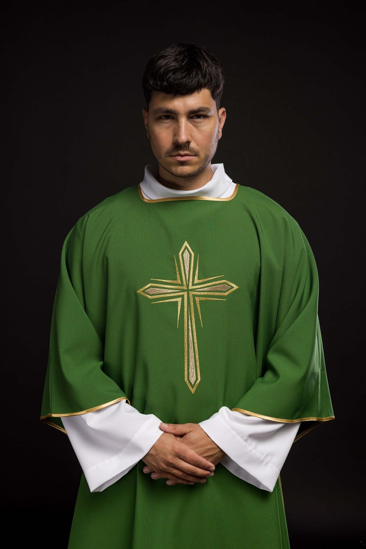 Zielona Dalmatyka Liturgiczna ze Złotym Krzyżem - 130cm - SZATYLITURGICZNE.PL