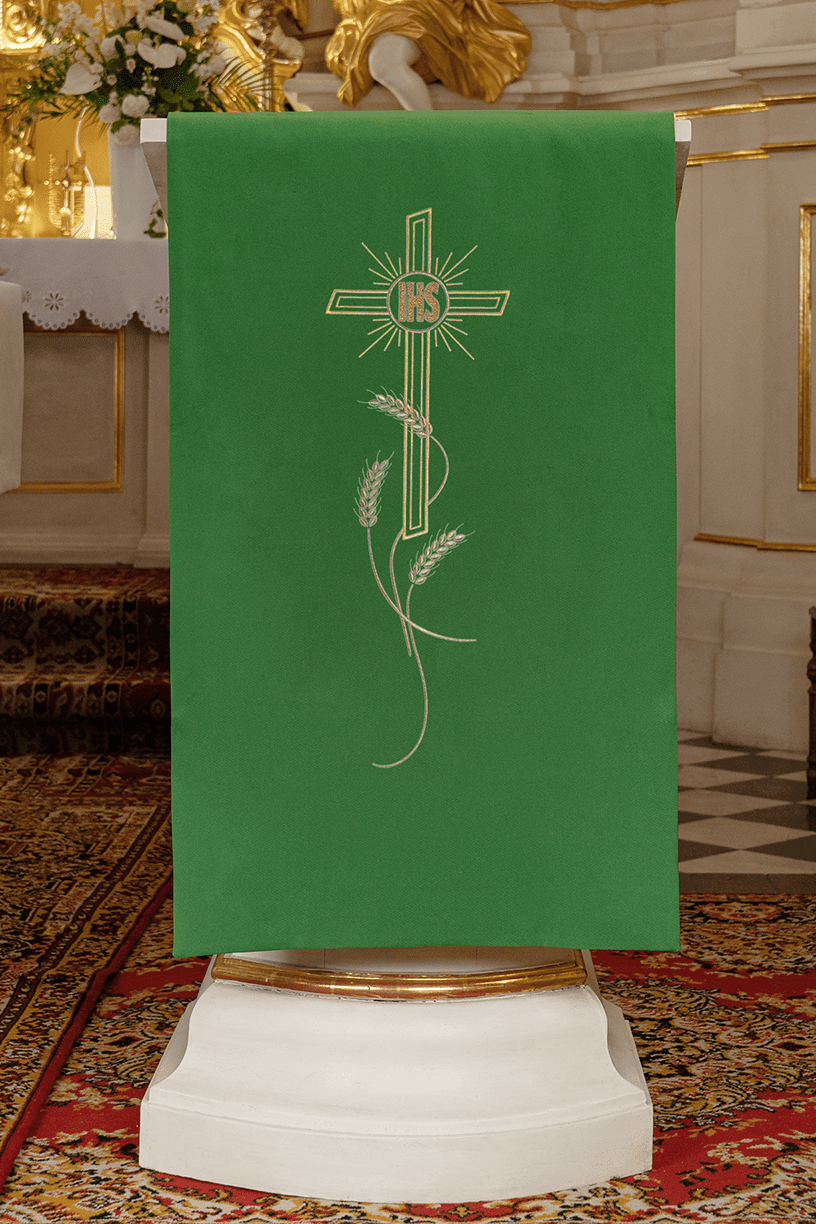 Zielona Serweta Liturgiczna na Lektorium z Haftem Krzyża i IHS - SZATYLITURGICZNE.PL