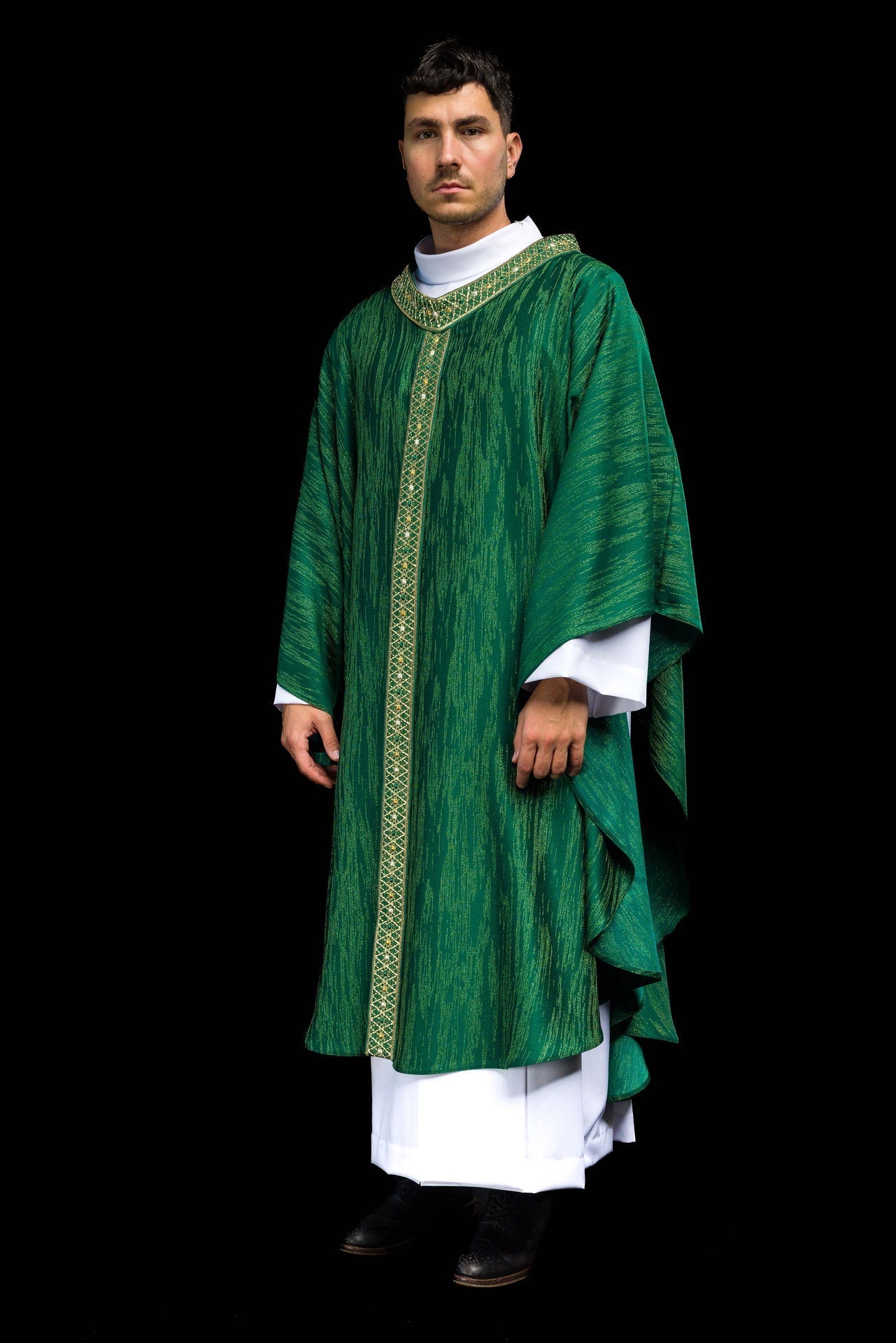 Zielony Ornat Liturgiczny Haftowany - Pas i Kołnierz z Kamieniami - SZATYLITURGICZNE.PL