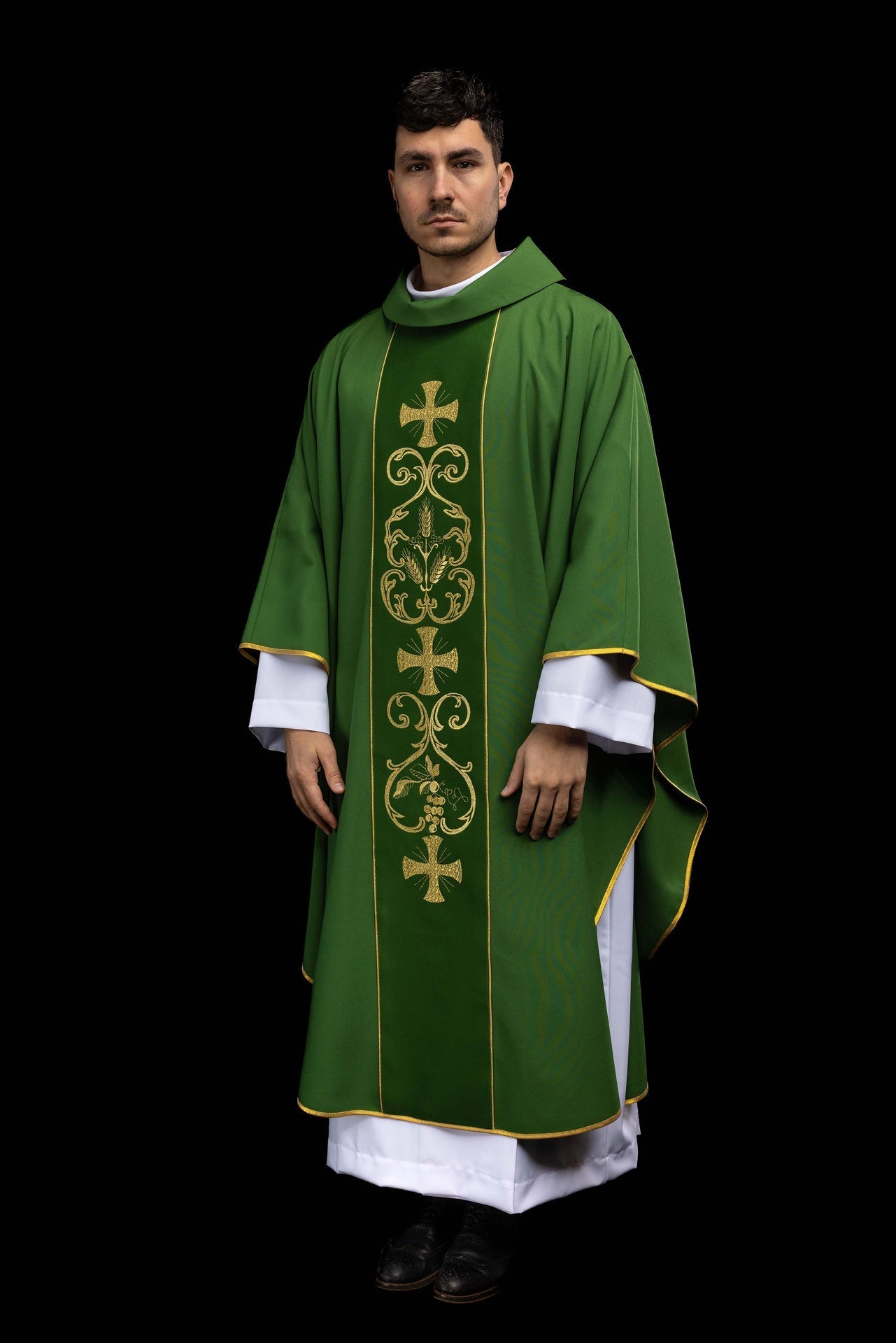 Zielony ornat liturgiczny zdobiony haftowanym pasem - SZATYLITURGICZNE.PL