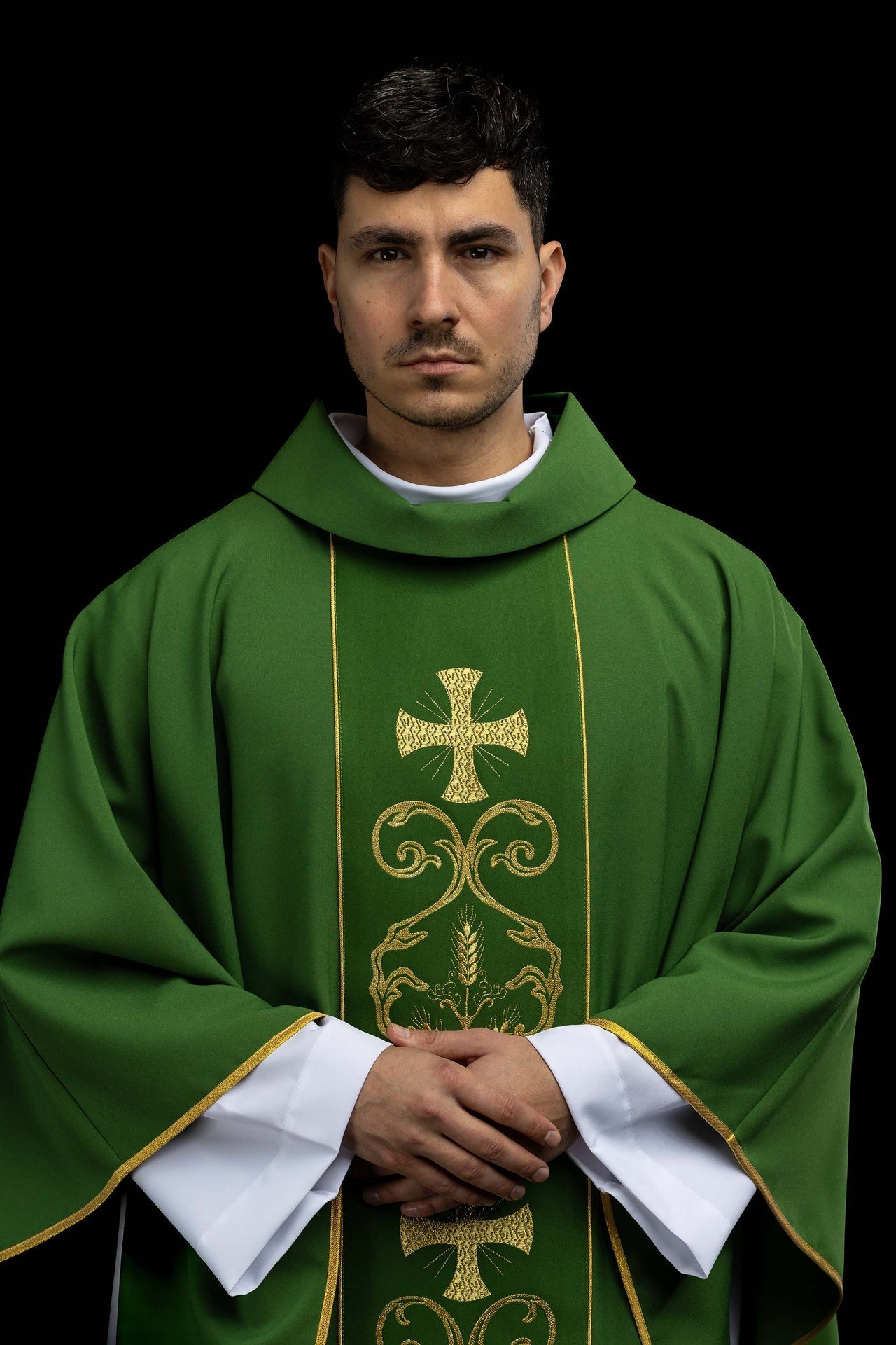 Zielony ornat liturgiczny zdobiony haftowanym pasem - SZATYLITURGICZNE.PL