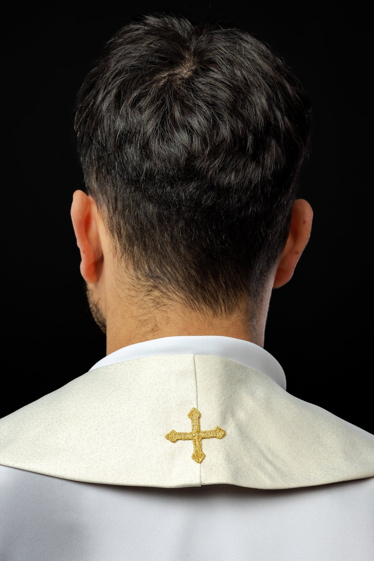 Złota Stuła Kapłańska z Haftem i Kamieniami - Elegancka Liturgia - SZATYLITURGICZNE.PL
