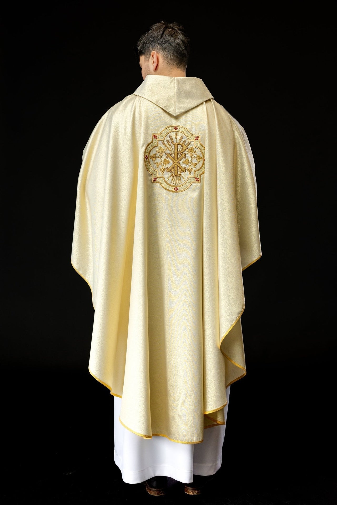 Złoty Ornat IHS PAX z Haftem - Elegancka Szata Liturgiczna - SZATYLITURGICZNE.PL