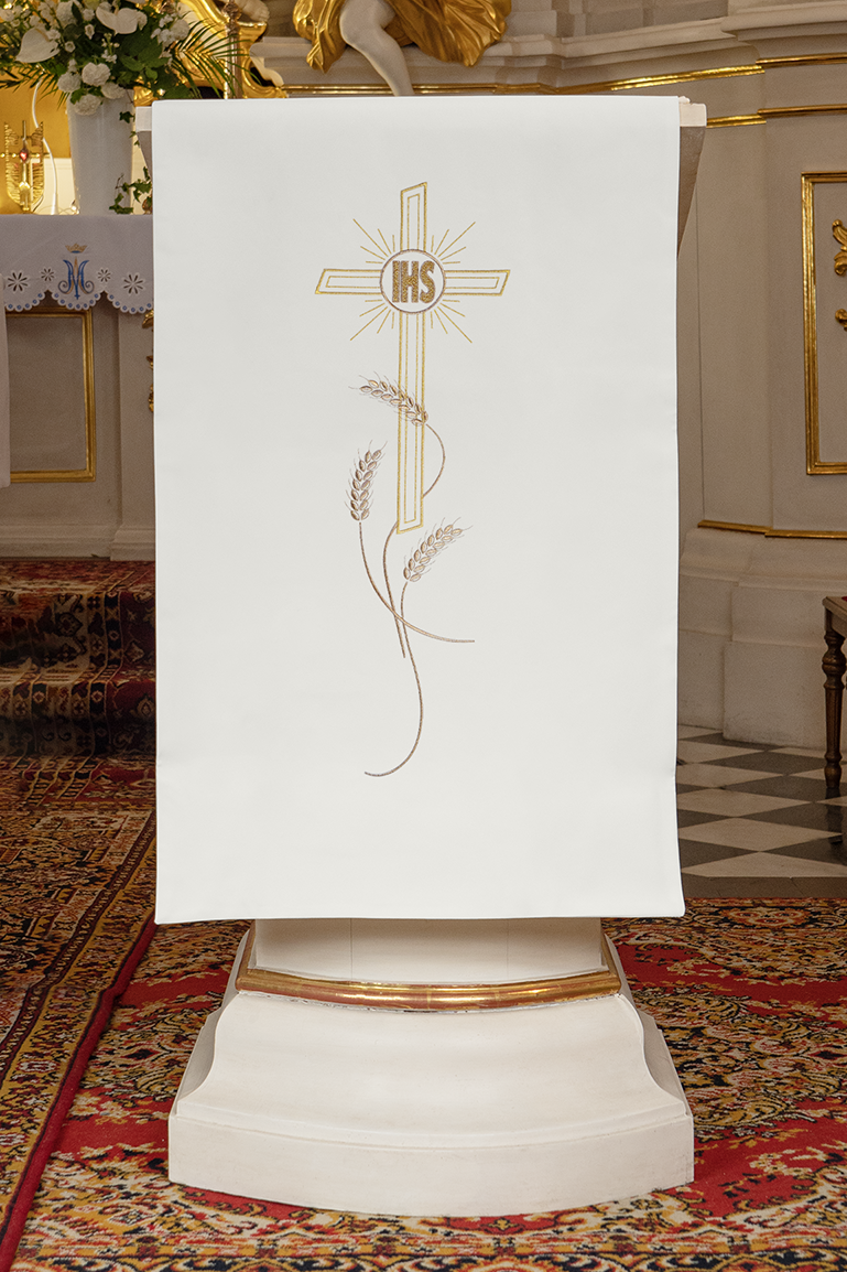 Serweta na lektorium z haftem krzyża i IHS, 55x250 cm, dostępna w kolorach liturgicznych