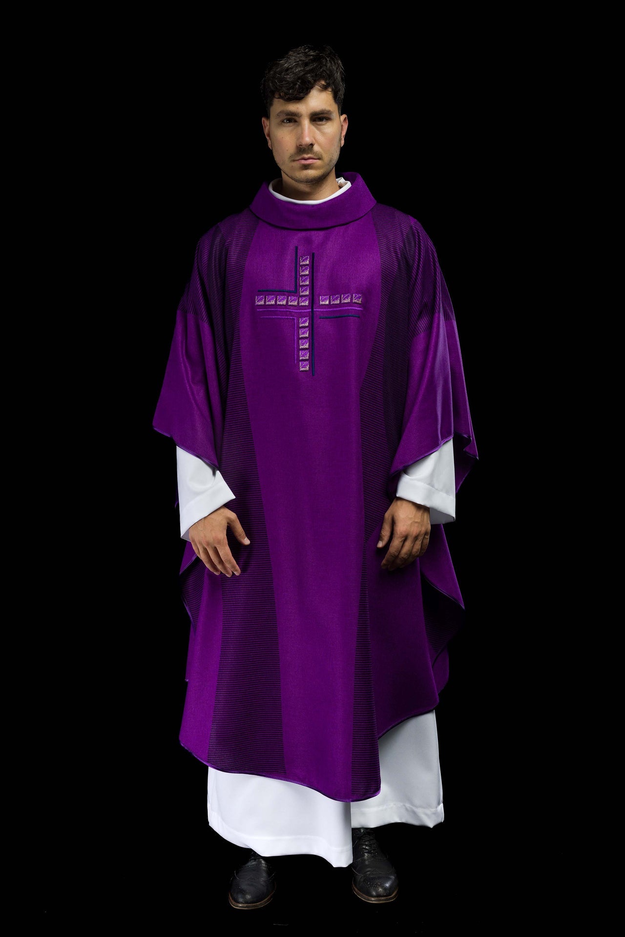 Fioletowy ornat z Krzyżem - ORNATY.PL