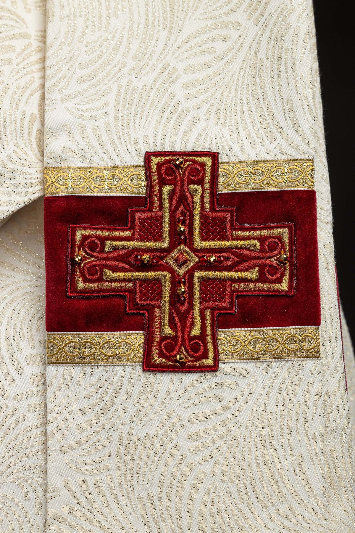 Ręcznie wykonany ornat z naturalnymi kamieniami Handmade 7012