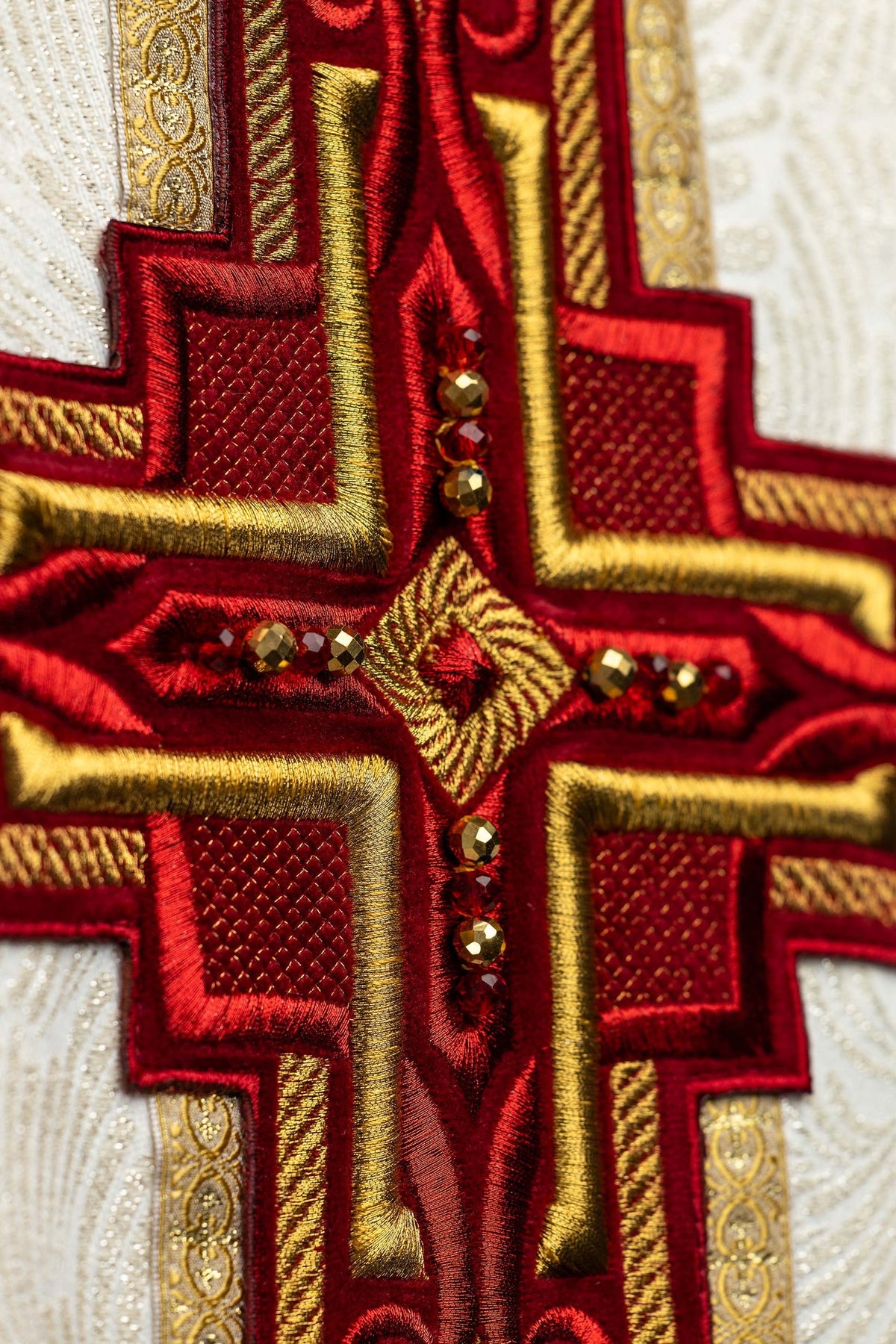 Ręcznie wykonany ornat z naturalnymi kamieniami Handmade 7012