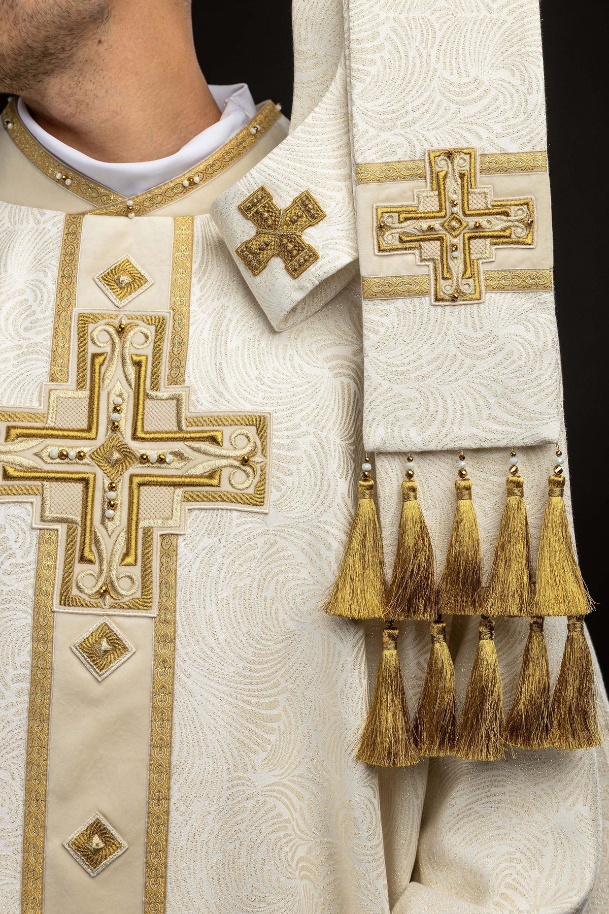 Ręcznie wykonany ornat z naturalnymi kamieniami Handmade 7012