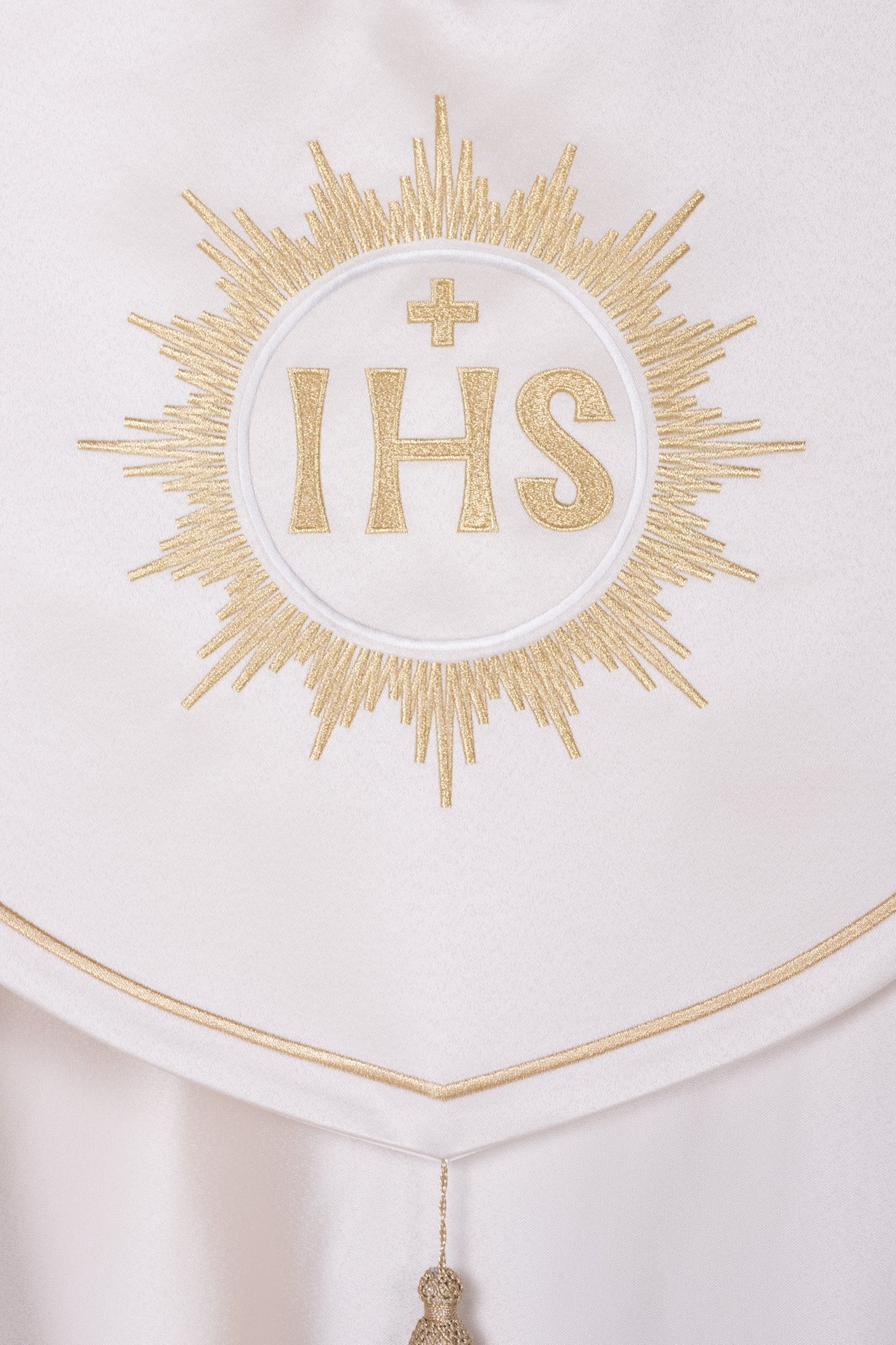 Kapa eucharystyczna z motywem IHS ecru