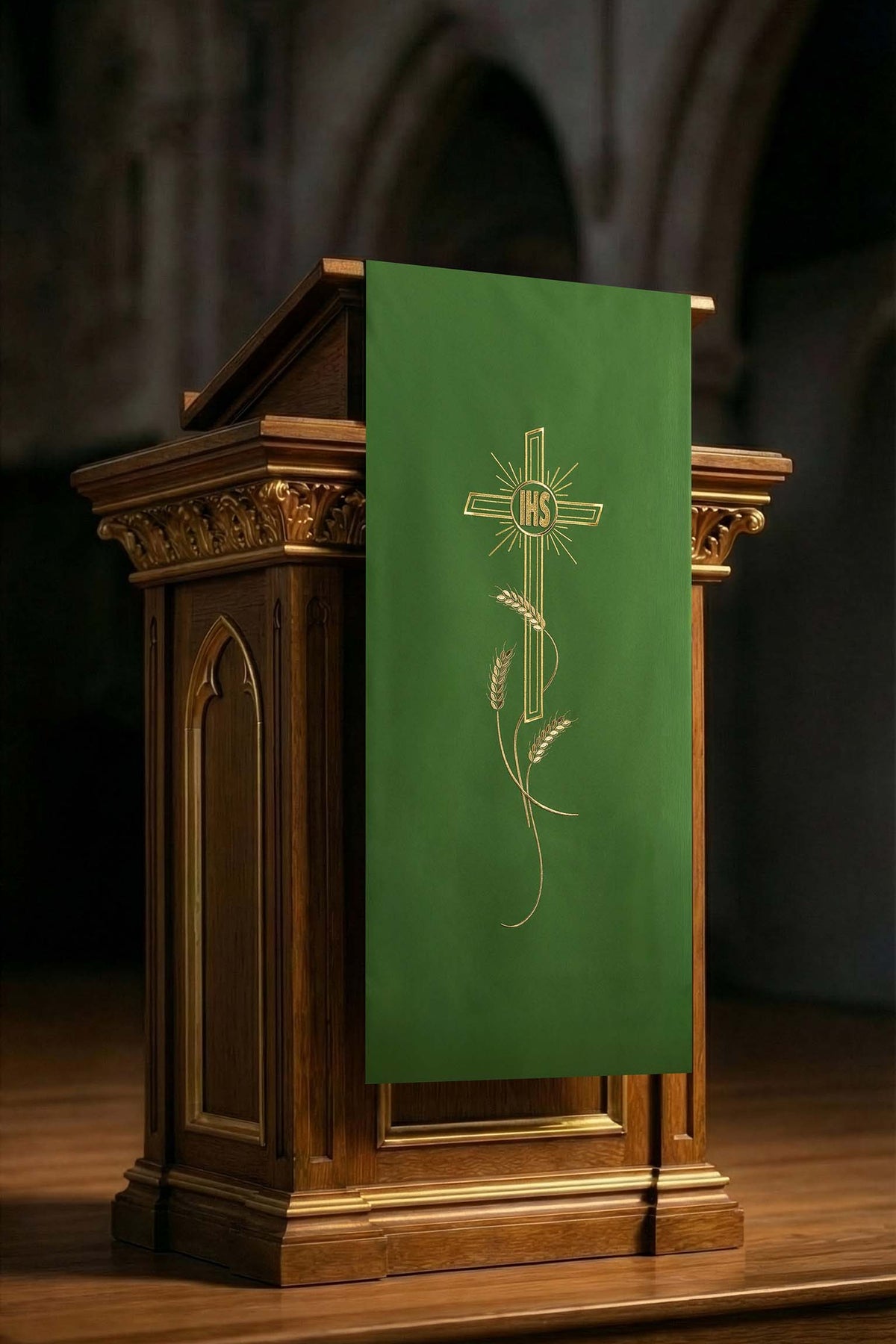 Zielona Serweta Liturgiczna na Lektorium z Haftem Krzyża i IHS