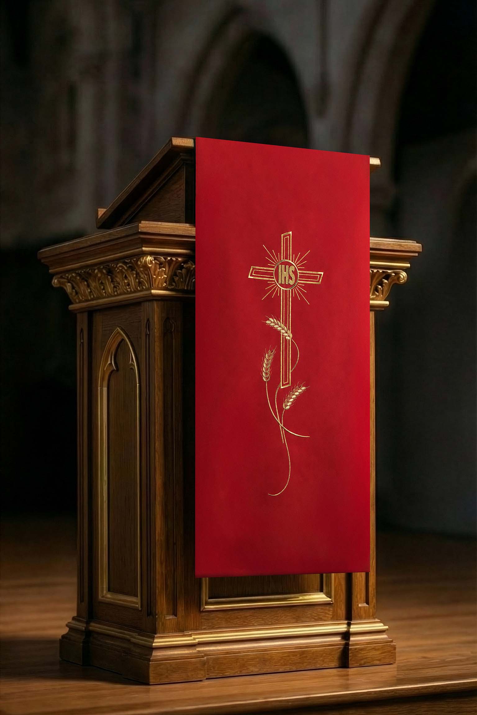 Czerwona Serweta Liturgiczna na Lektorium - Krzyż i IHS