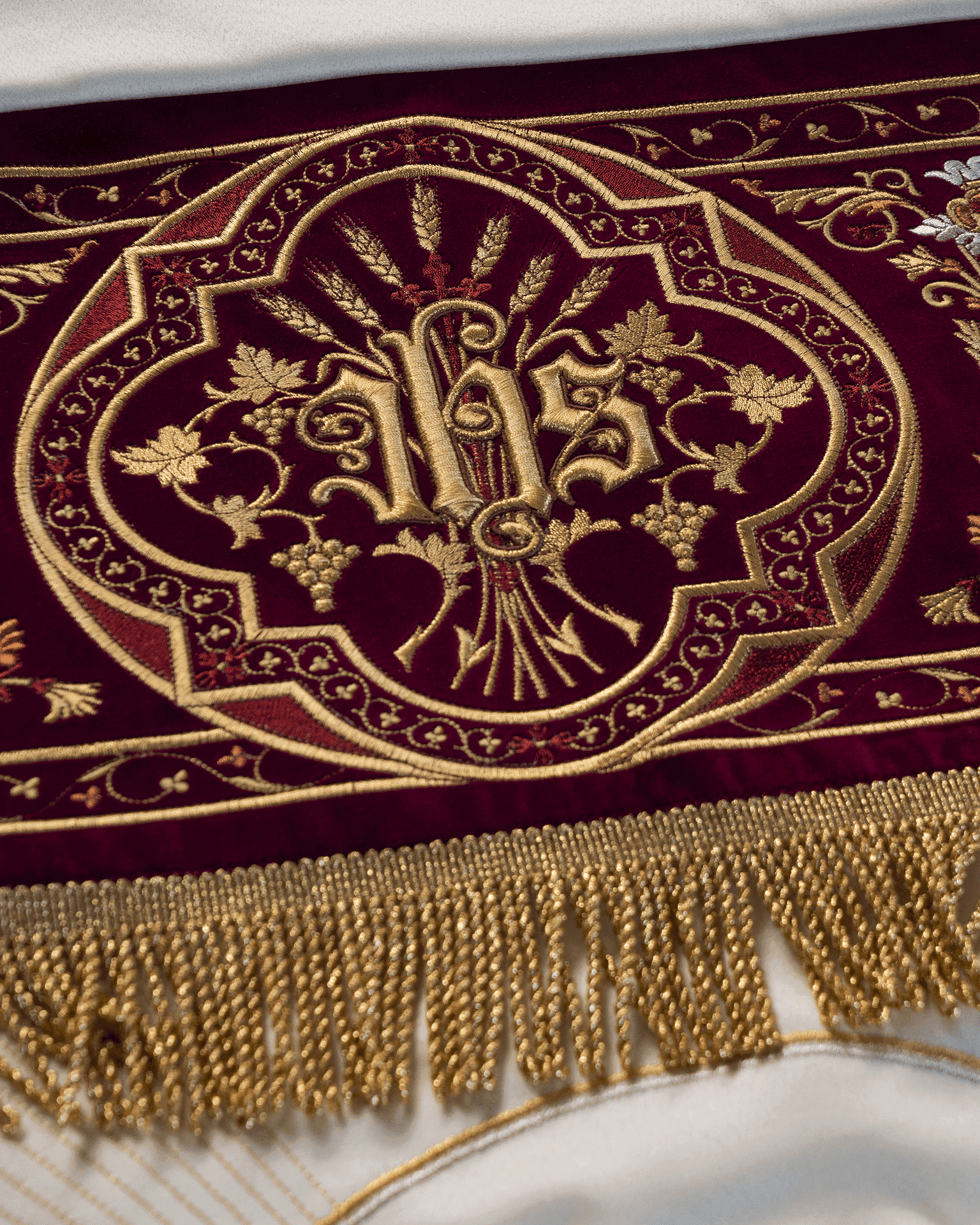 Baldachim Eucharystyczny Haftowany Aksamit Bordo - Procesja Boże Ciało - SZATYLITURGICZNE.PL