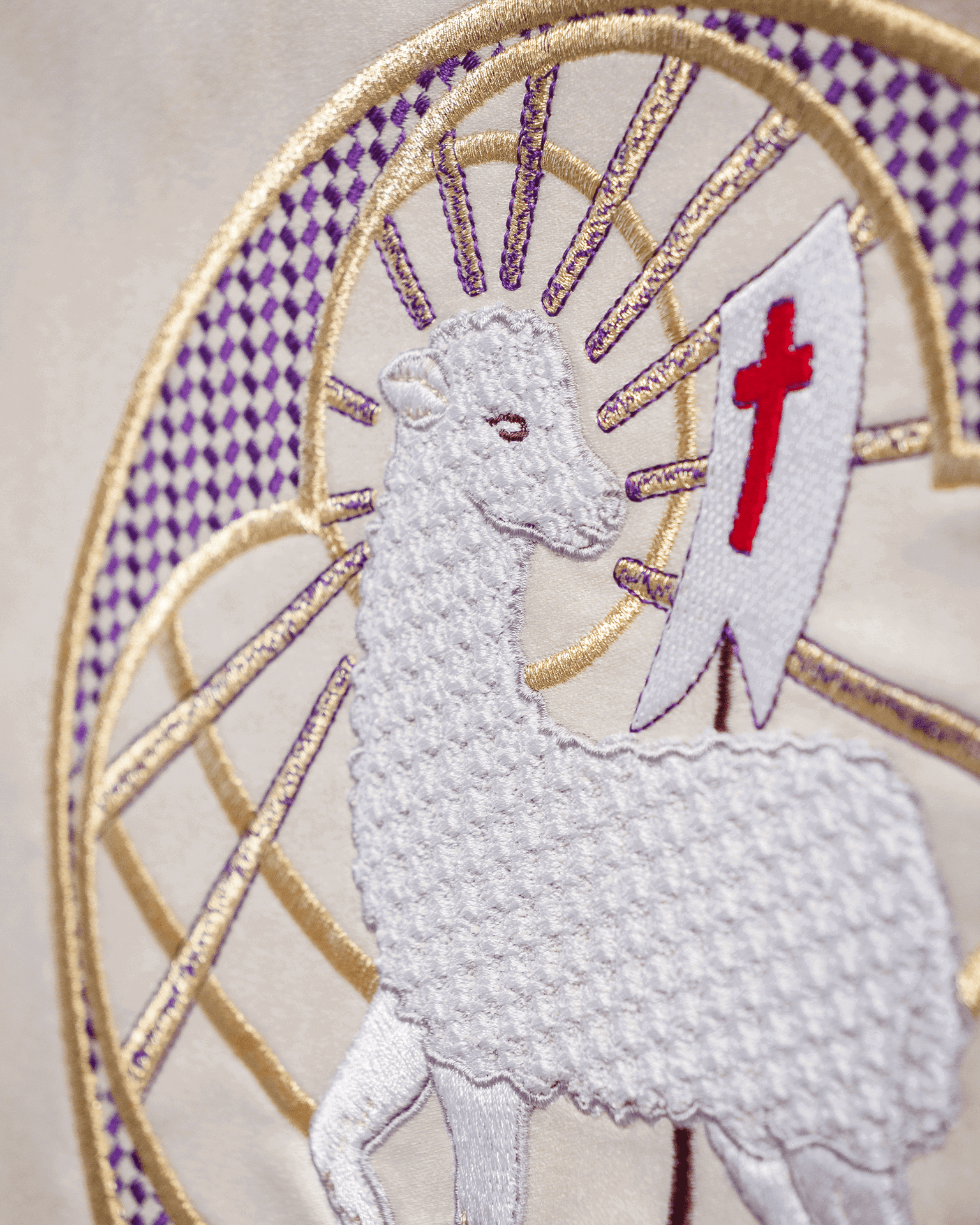 Baldachim Kościelny Haftowany Ecru - Symbolika Eucharystyczna - SZATYLITURGICZNE.PL