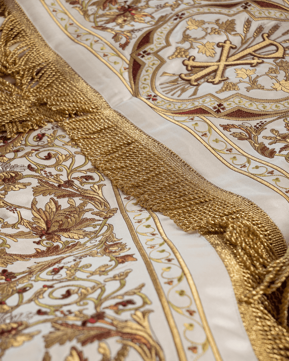 Baldachim Kościelny haftowany na Boże Ciało ecru, Chi Rho i Serce Jezusa, 140×160 cm - SZATYLITURGICZNE.PL