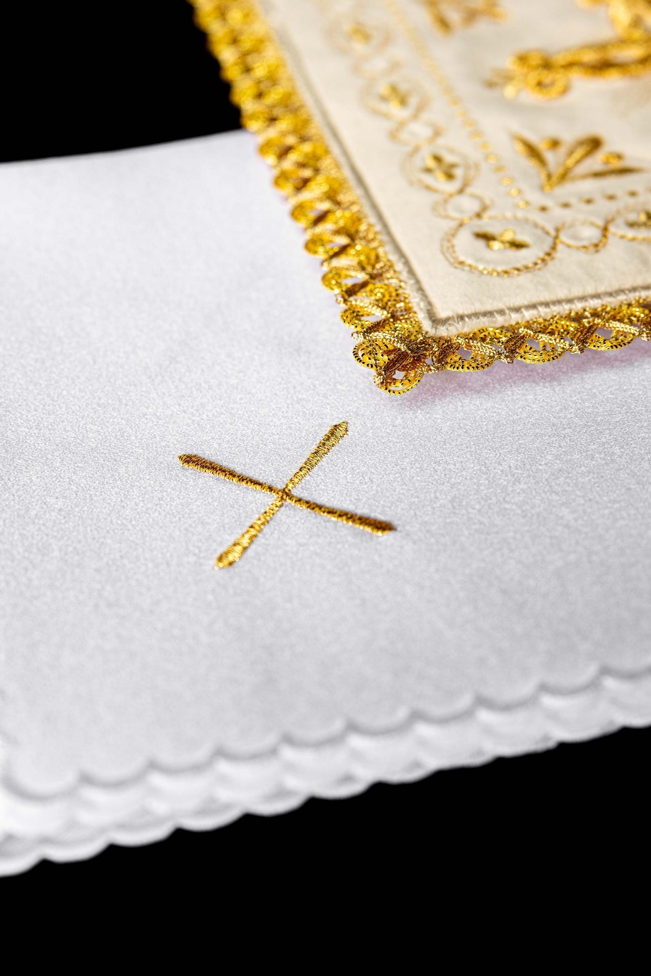 Bielizna Kielichowa Aksamit Ecru Złoty Krzyż Komplet 4w1 - SZATYLITURGICZNE.PL