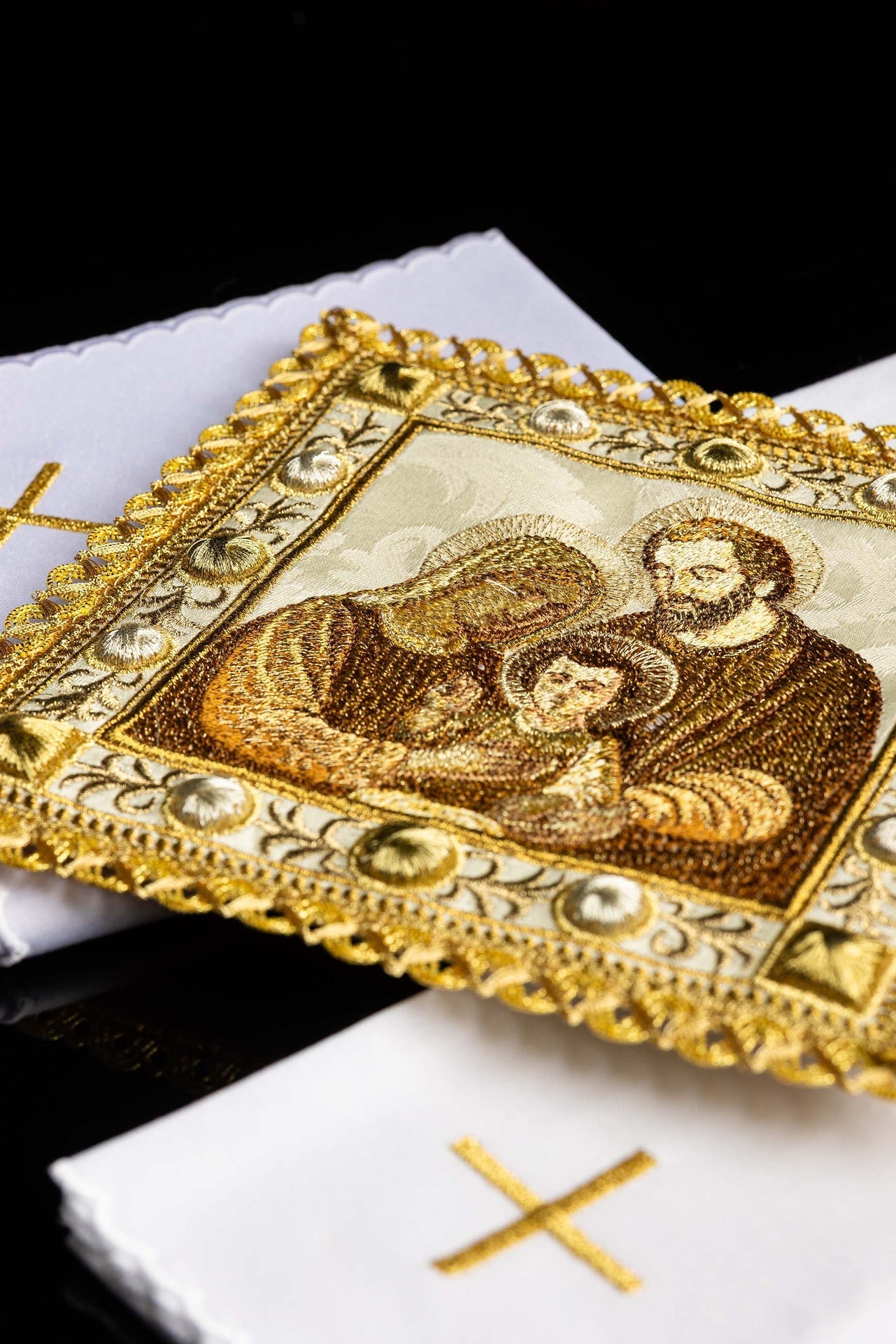 Bielizna Kielichowa Bożonarodzeniowa Święta Rodzina - Komplet 4 el. - SZATYLITURGICZNE.PL