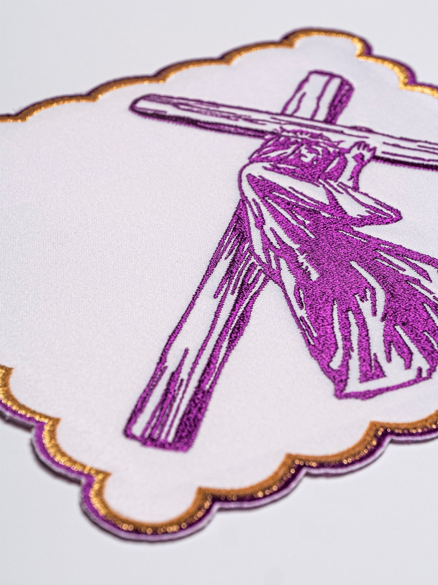 Bielizna Kielichowa Droga Krzyżowa - Haft Eucharystyczny z Fioletową Nicią - SZATYLITURGICZNE.PL