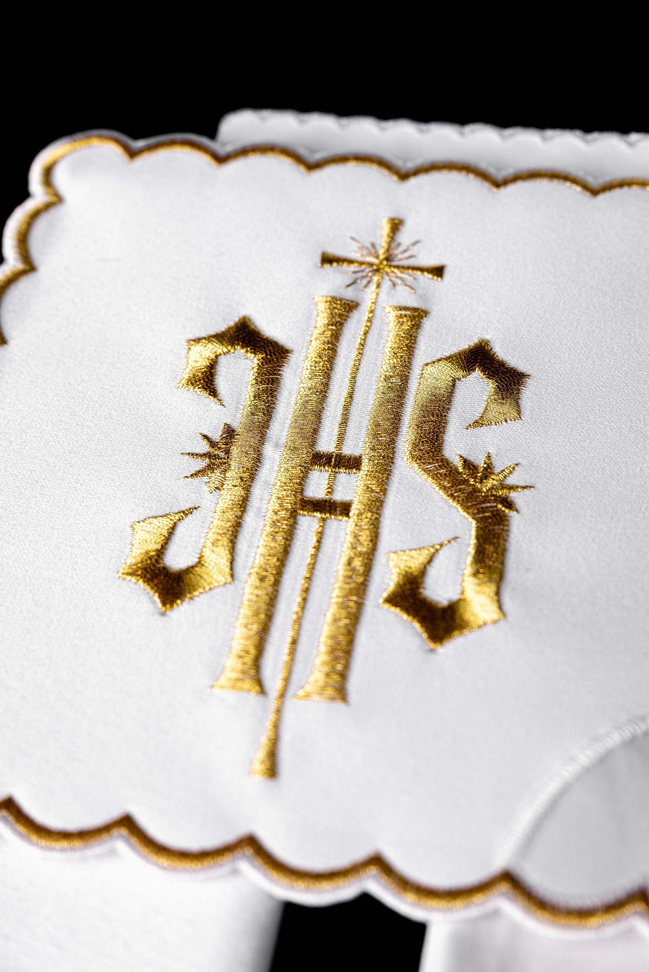 Bielizna Kielichowa IHS Złote Wykończenie Komplet 4w1 - Elegancki Zestaw - SZATYLITURGICZNE.PL