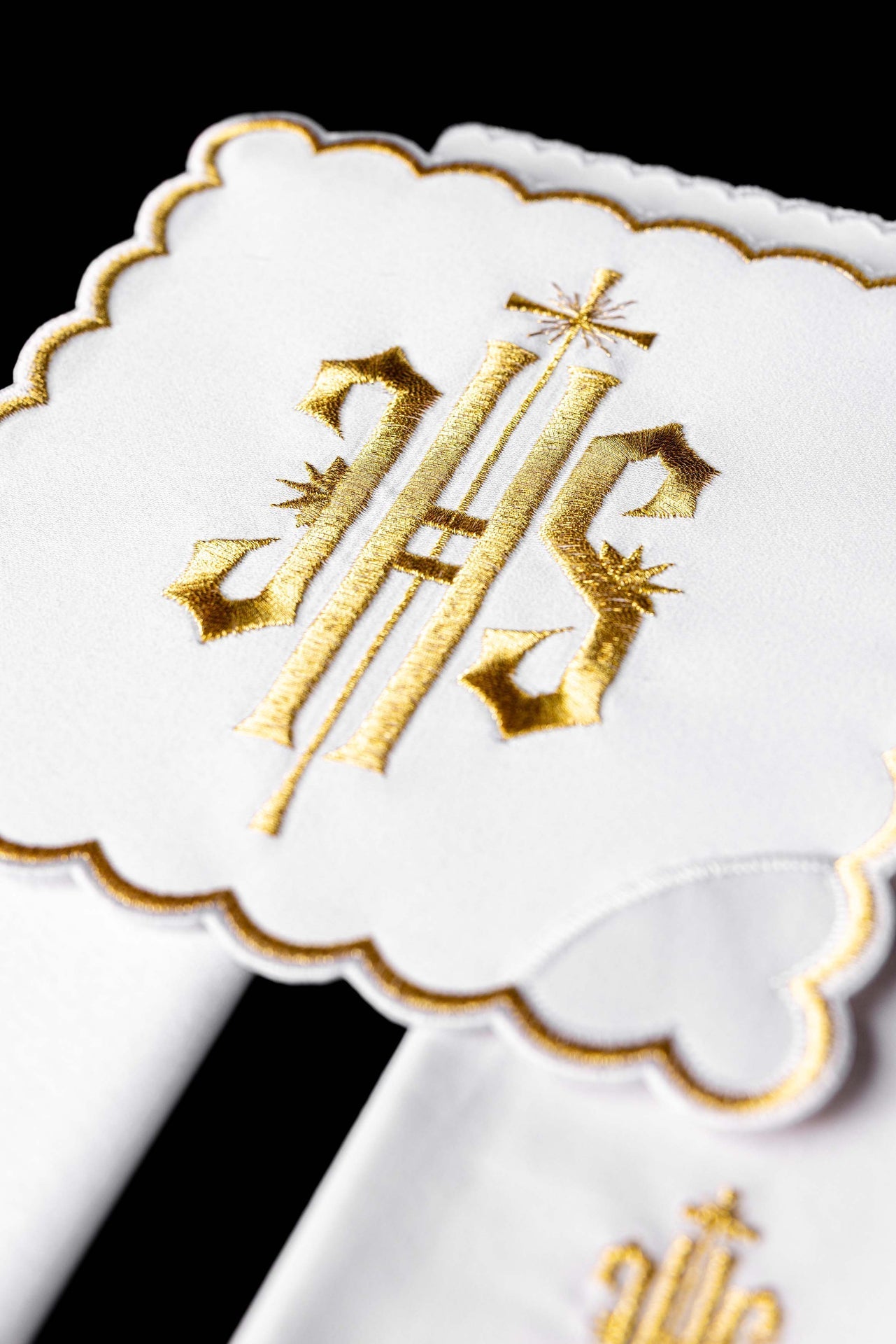 Bielizna Kielichowa IHS Złote Wykończenie Komplet 4w1 - Elegancki Zestaw - SZATYLITURGICZNE.PL