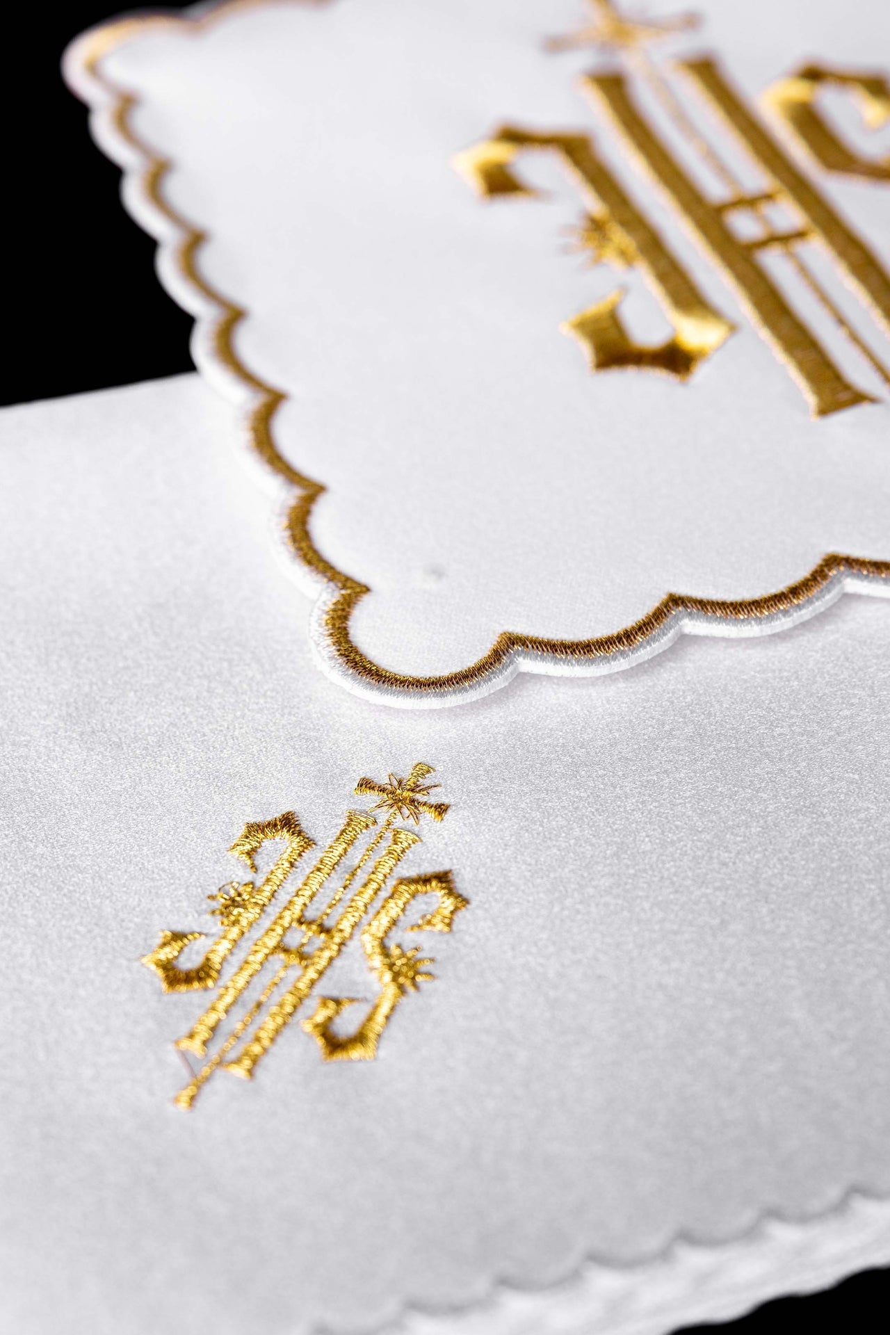 Bielizna Kielichowa IHS Złote Wykończenie Komplet 4w1 - Elegancki Zestaw - SZATYLITURGICZNE.PL