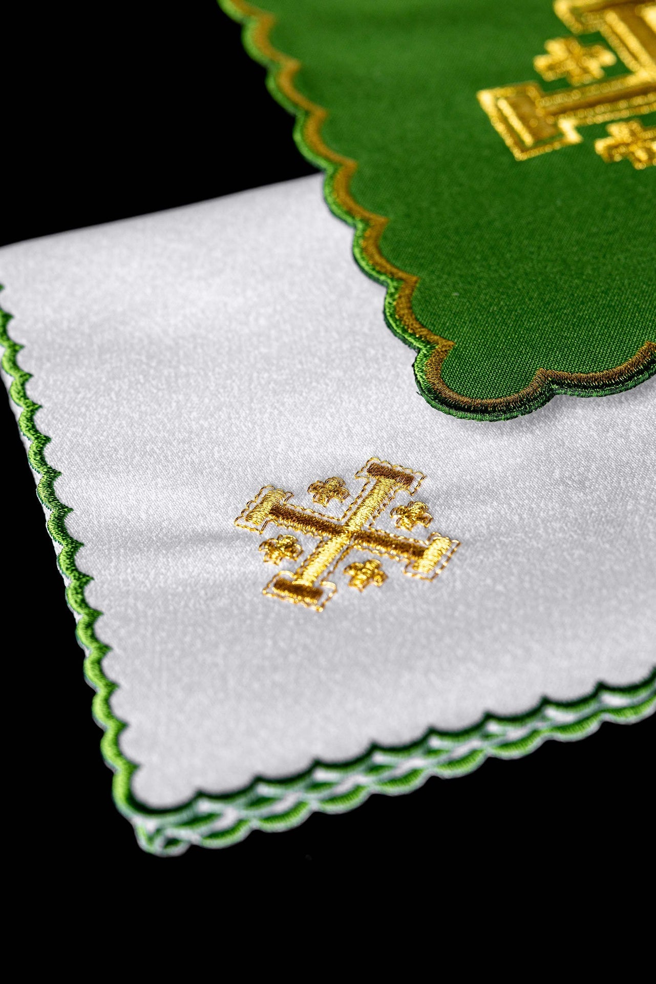 Bielizna Kielichowa Krzyż Jerozolimski Haftowana Złotem - Komplet - SZATYLITURGICZNE.PL