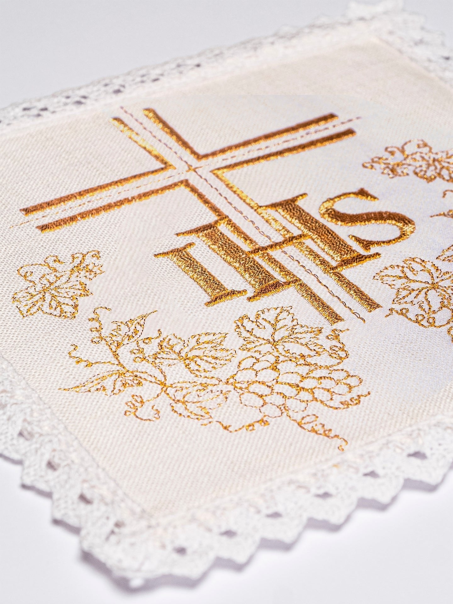 Bielizna Kielichowa Lniana Haftowana Krzyż IHS - Komplet 4 Elementy - SZATYLITURGICZNE.PL