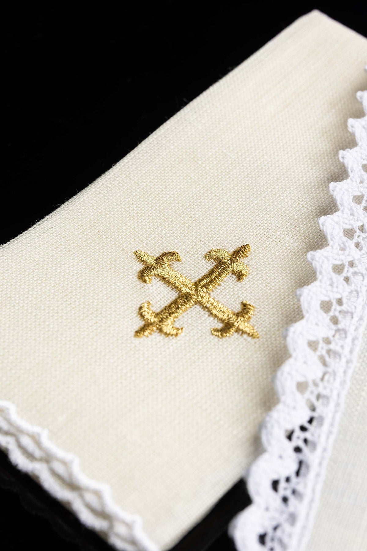Bielizna Kielichowa Lniana Haftowana Złotem - Komplet Eucharystyczny - SZATYLITURGICZNE.PL