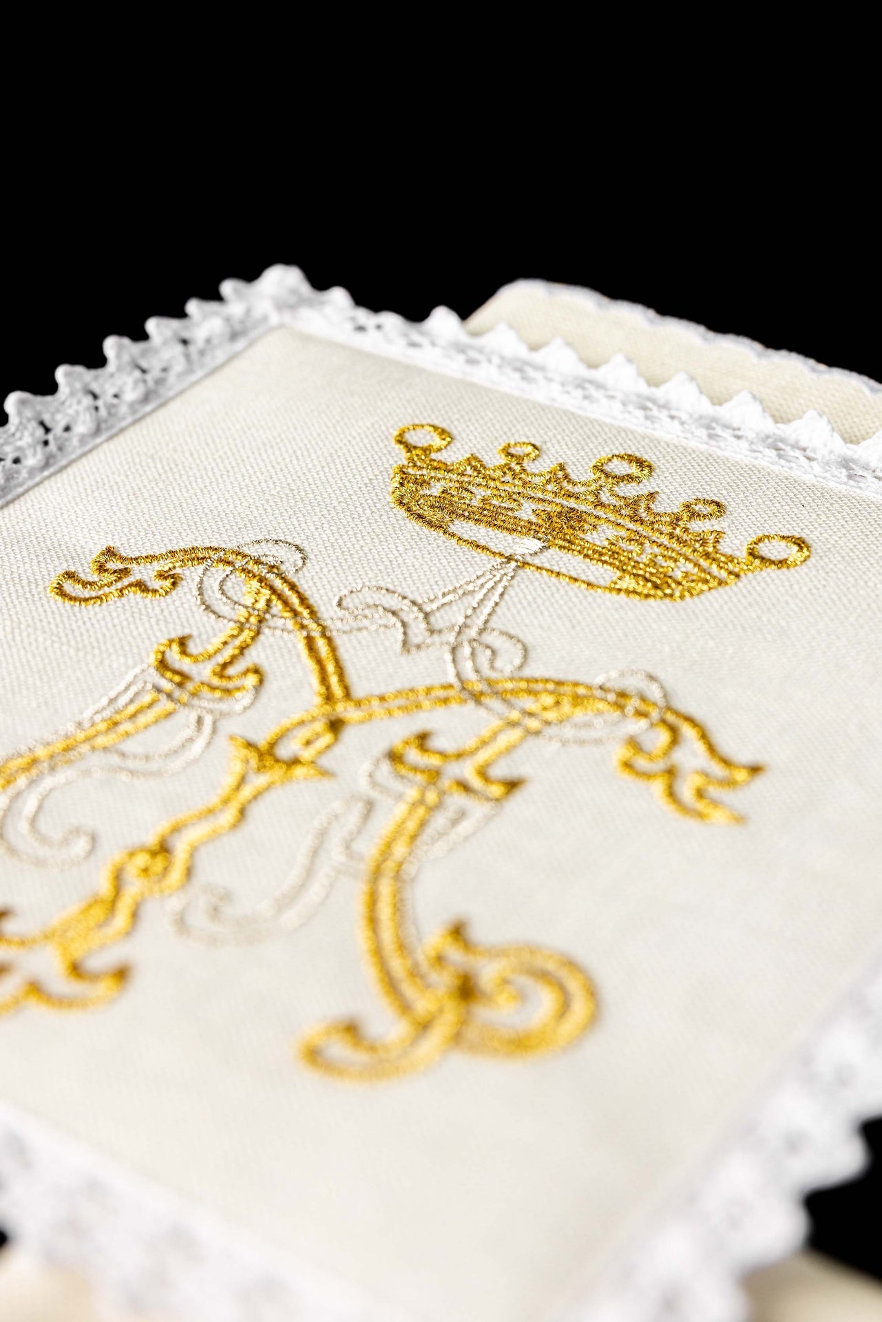 Bielizna Kielichowa Lniana Złoty Haft Maryjny - Komplet - SZATYLITURGICZNE.PL