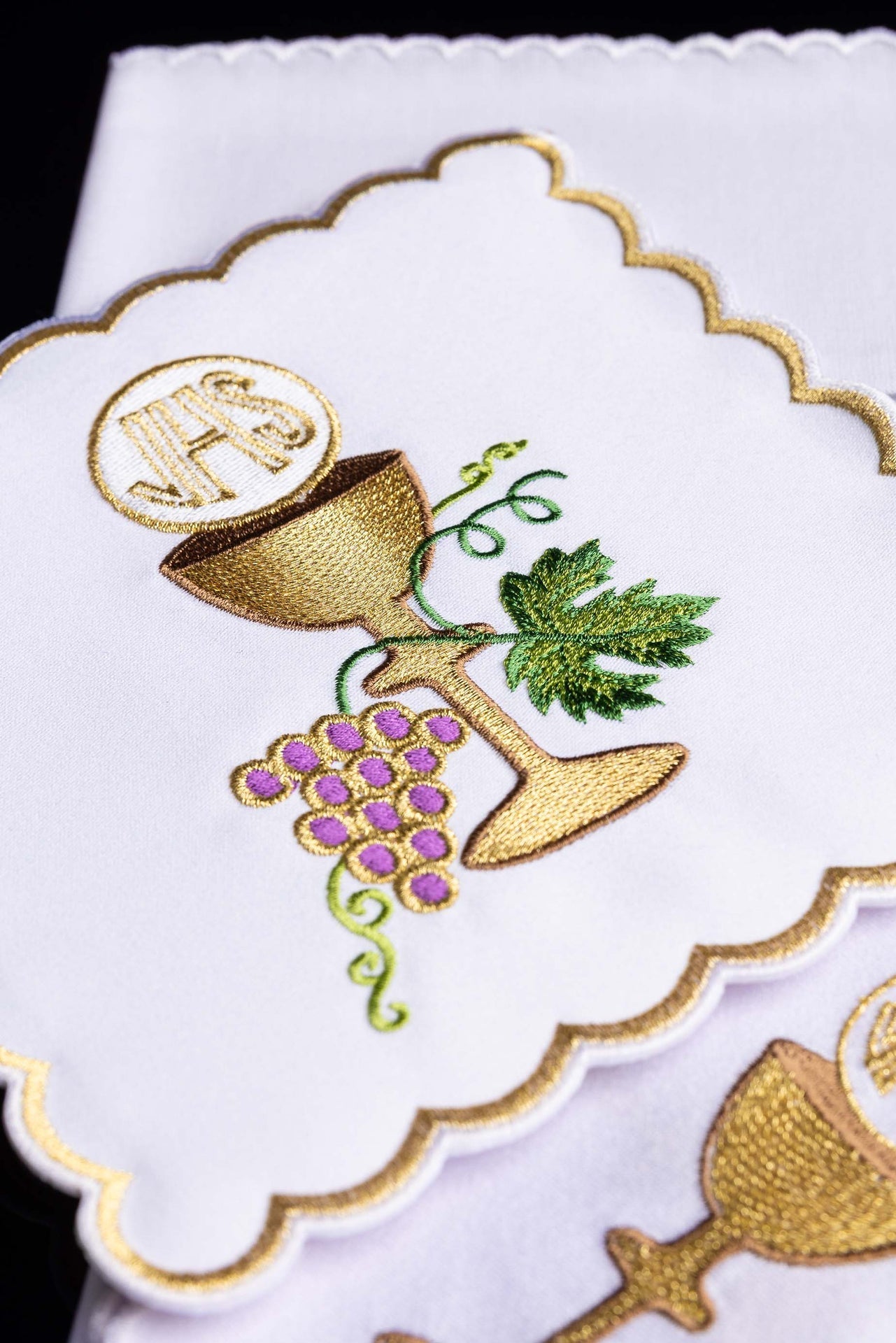 Bielizna Kielichowa z Haftowanym Kielichem Eucharystycznym - Komplet 4 Elementy - SZATYLITURGICZNE.PL