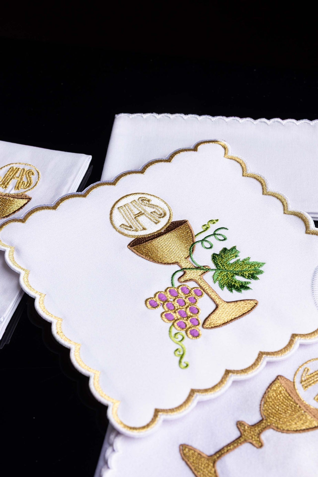 Bielizna Kielichowa z Haftowanym Kielichem Eucharystycznym - Komplet 4 Elementy - SZATYLITURGICZNE.PL