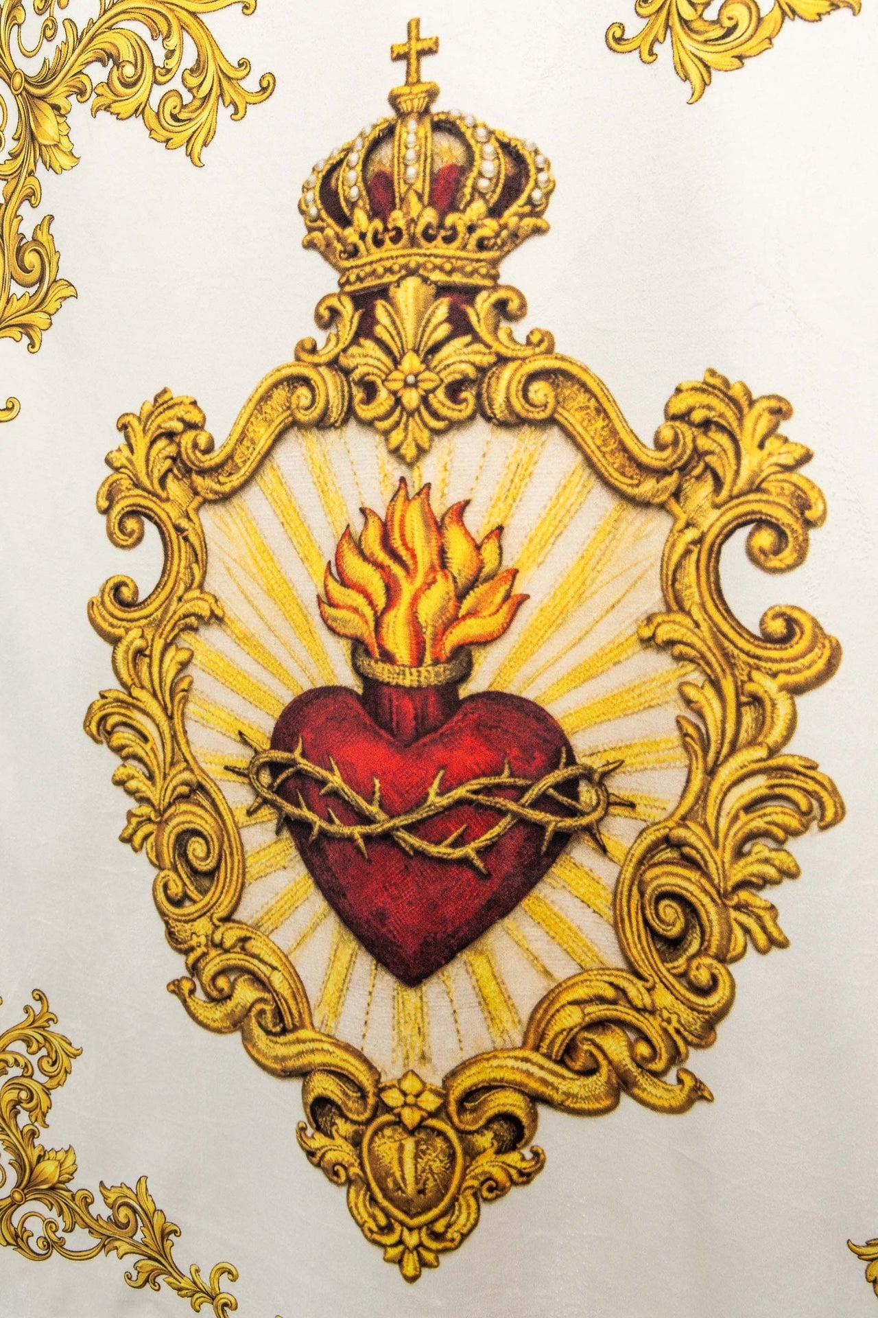 Chorągiew drukowana dwustronna z symbolem Najświętszego Serca Pana Jezusa i IHS - SZATYLITURGICZNE.PL