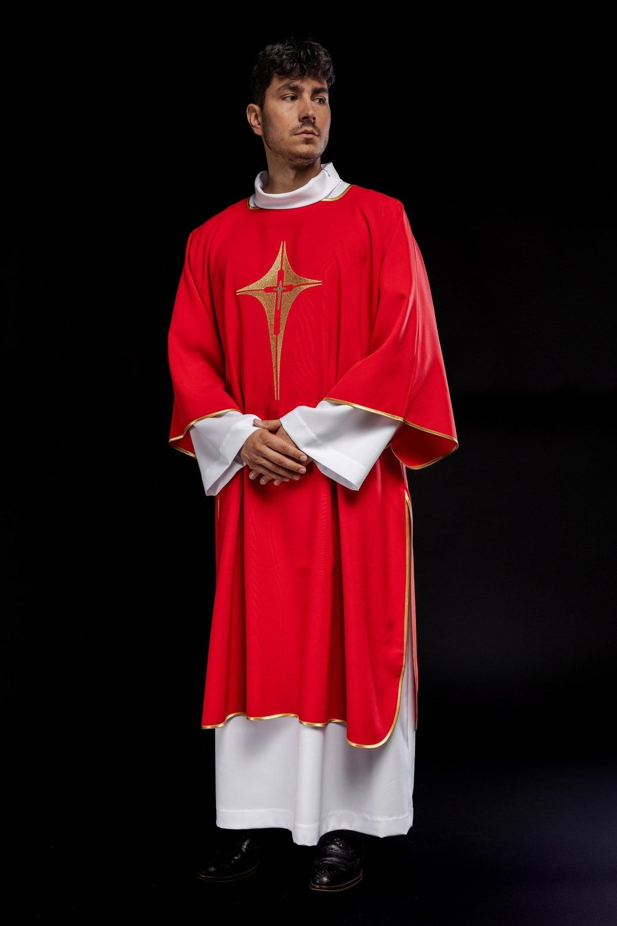 Czerwona Dalmatyka Liturgiczna ze Złotym Krzyżem - 130 cm - SZATYLITURGICZNE.PL