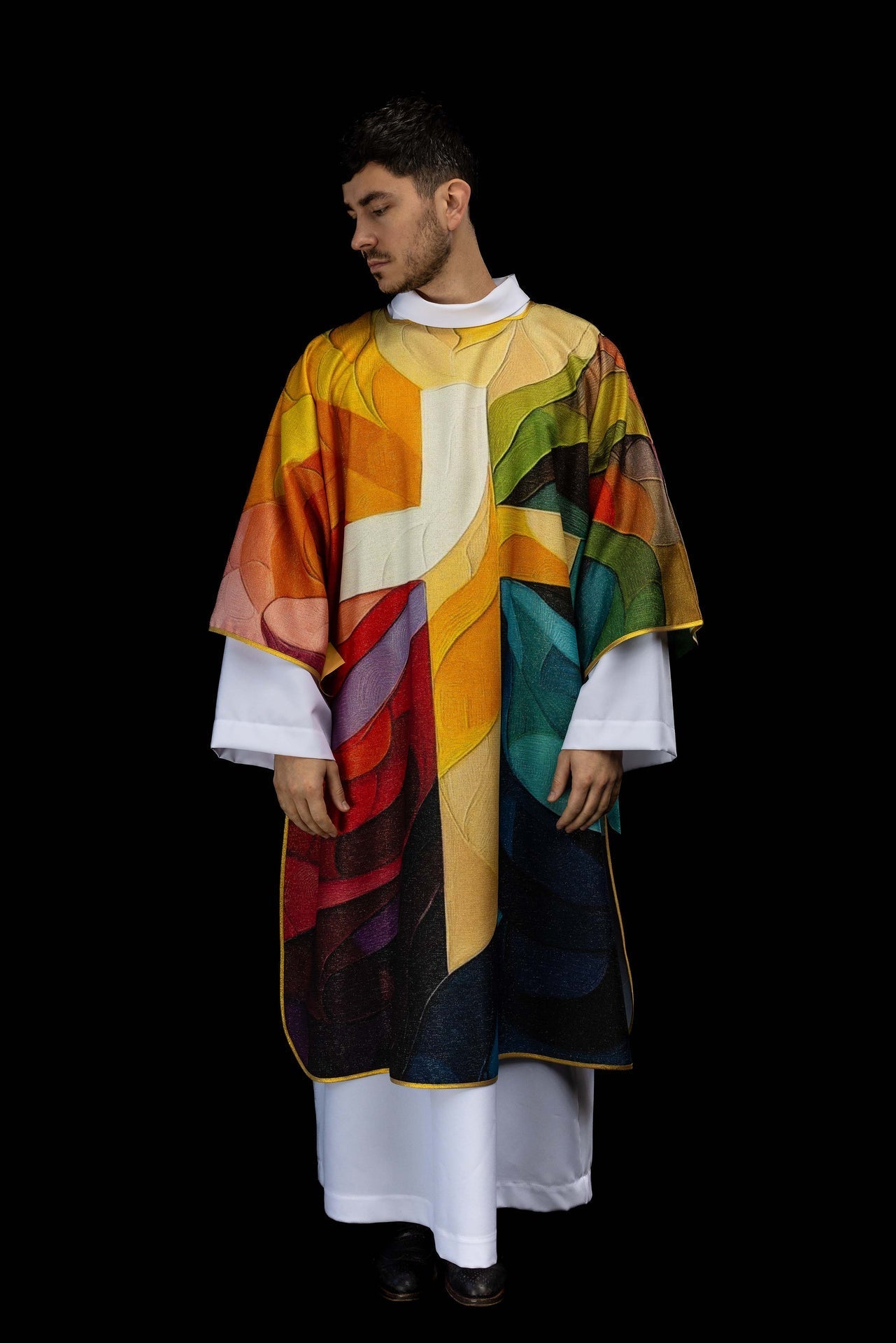 Dalmatyka drukowana kolorowa z motywem krzyża - SZATYLITURGICZNE.PL