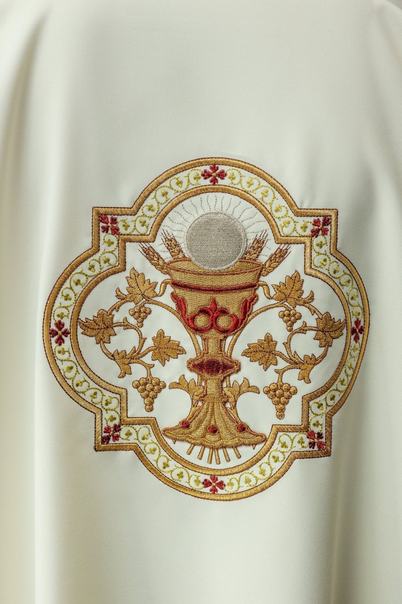 Dalmatyka Ecru Serce Jezusa i Kielich - Haftowana Szata Liturgiczna - SZATYLITURGICZNE.PL