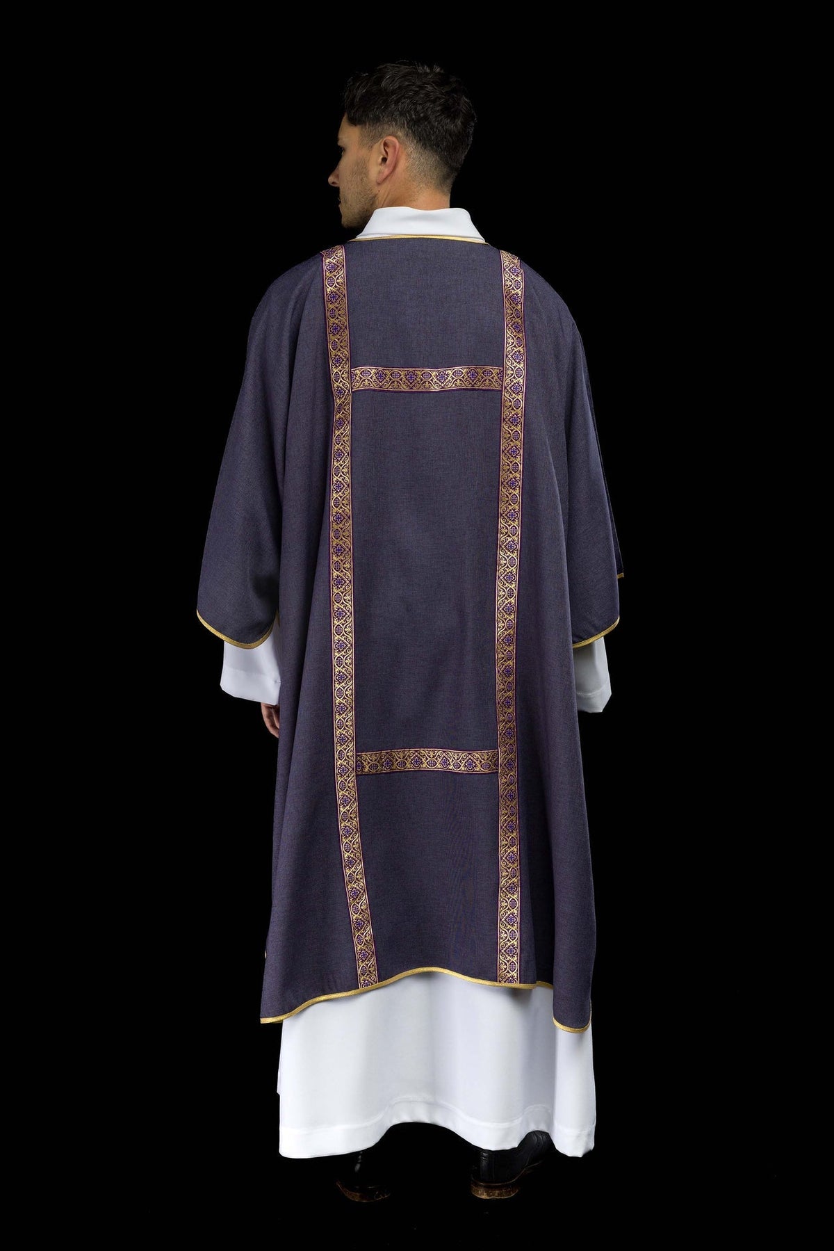 Dalmatyka Fioletowa z Żakardową Tasiemką i Stułą - Adwent/Post - SZATYLITURGICZNE.PL