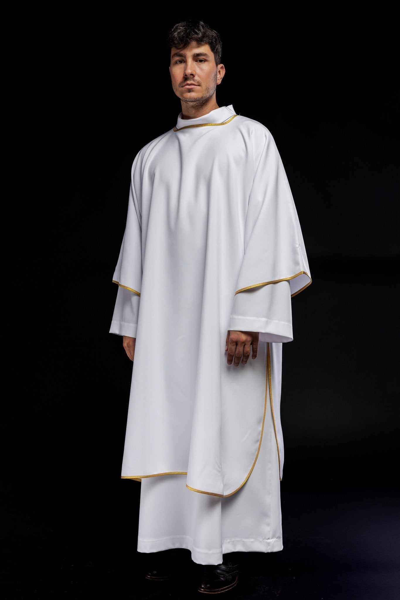 Dalmatyka Liturgiczna Biała ze Złotą Lamówką - Elegancka i Gładka - SZATYLITURGICZNE.PL