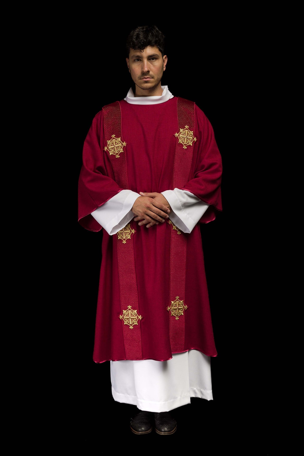 Dalmatyka Liturgiczna Czerwona Aksamitna z Krzyżem - Elegancka - SZATYLITURGICZNE.PL