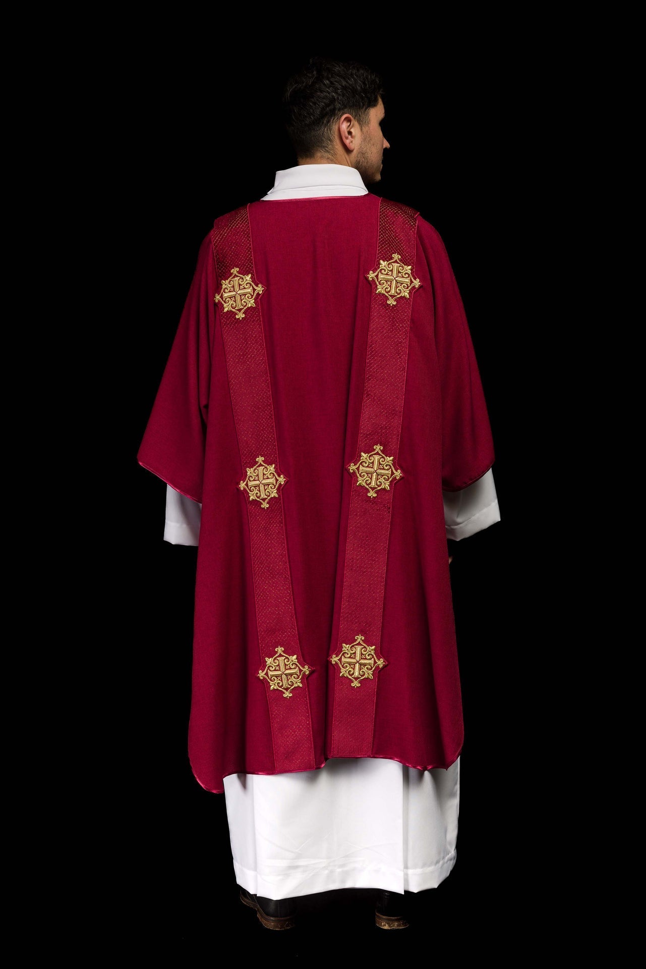 Dalmatyka Liturgiczna Czerwona Aksamitna z Krzyżem - Elegancka - SZATYLITURGICZNE.PL