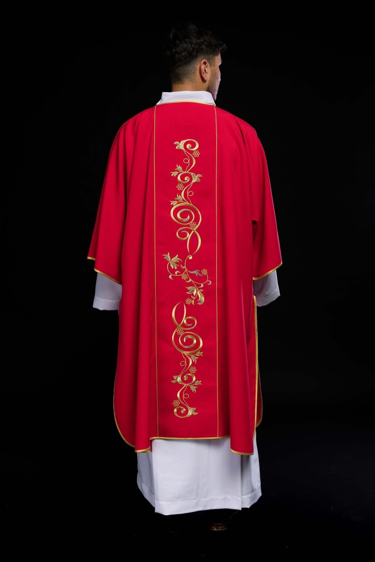 Dalmatyka Liturgiczna Czerwona z Haftem IHS - Komplet ze Stułą - SZATYLITURGICZNE.PL