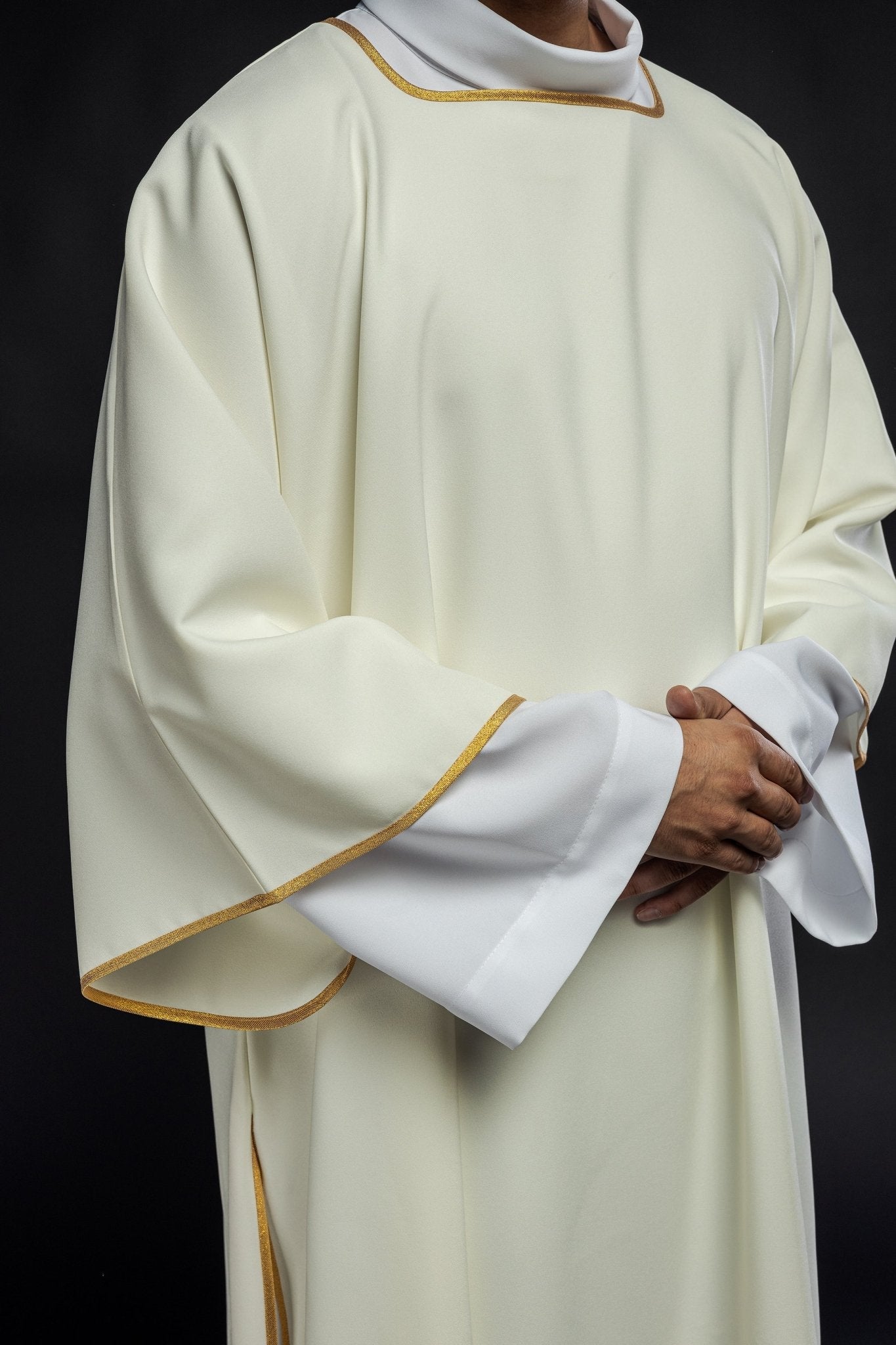Dalmatyka Liturgiczna Ecru ze Złotą Lamówką - Stuła w Komplecie - SZATYLITURGICZNE.PL