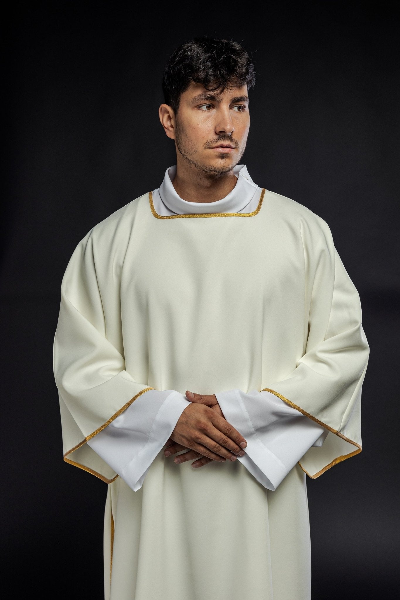 Dalmatyka Liturgiczna Ecru ze Złotą Lamówką - Stuła w Komplecie - SZATYLITURGICZNE.PL